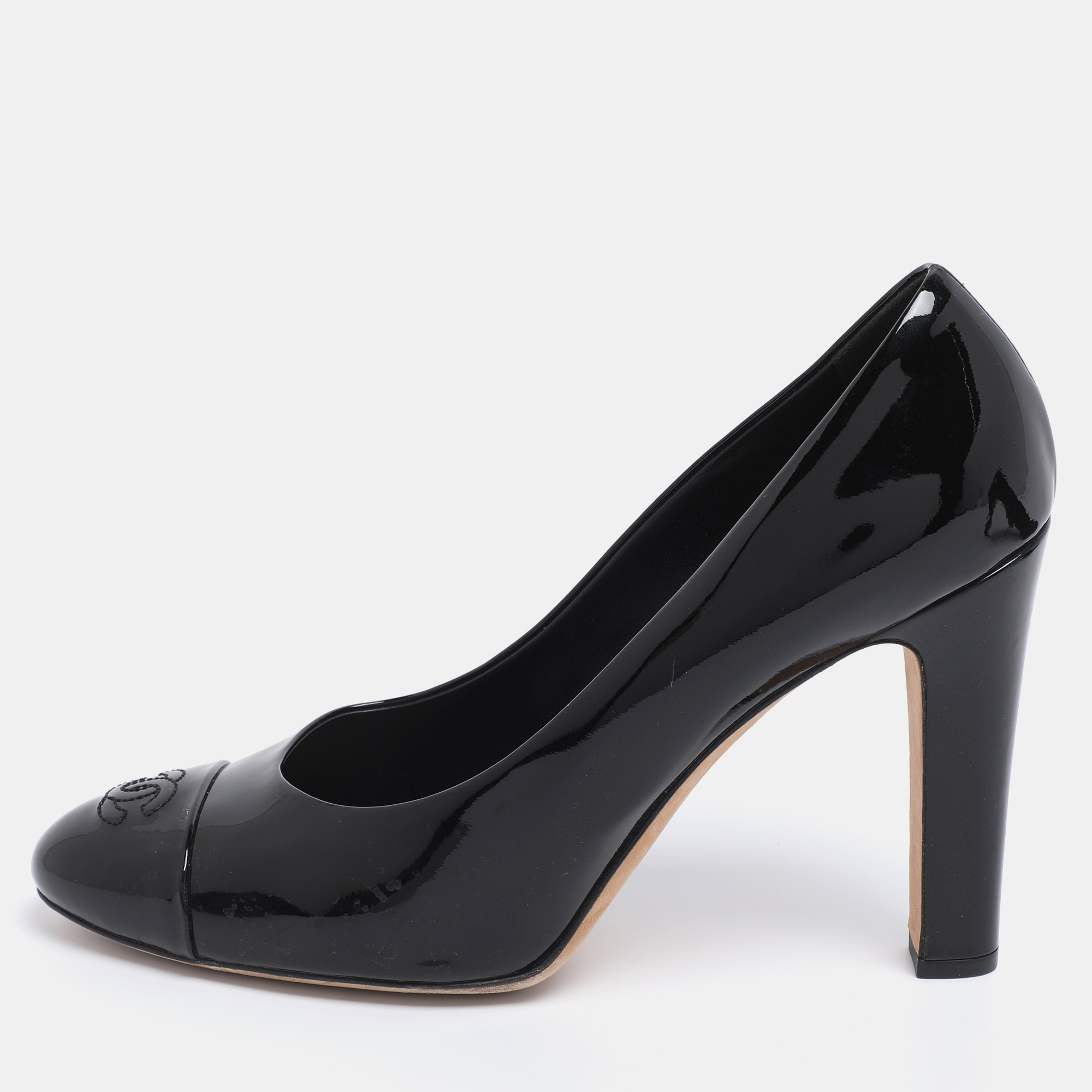 Pre-owned Chanel Black Patent Leather Cc Cap Toe Pumps Size 42