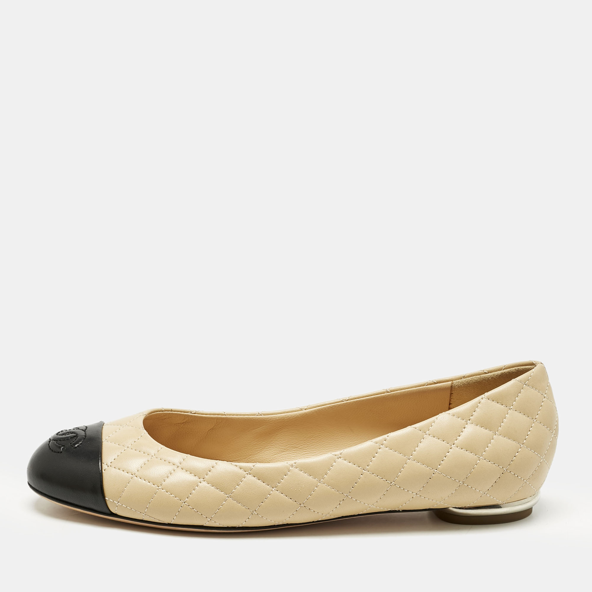 

Chanel Beige/Black Quilted Leather CC Cap Toe Ballet Flats Size