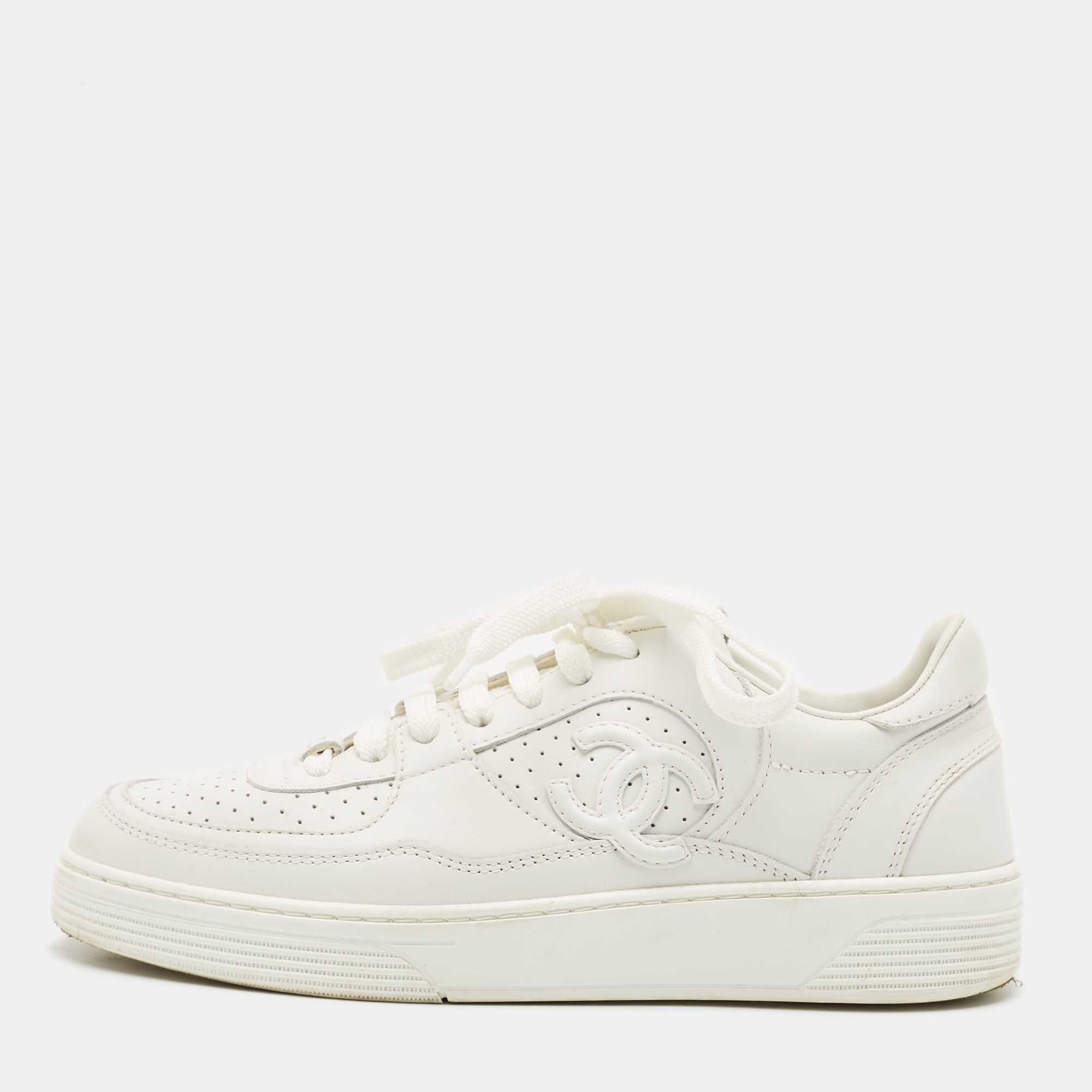 

Chanel White Leather CC Low Top Sneakers Size