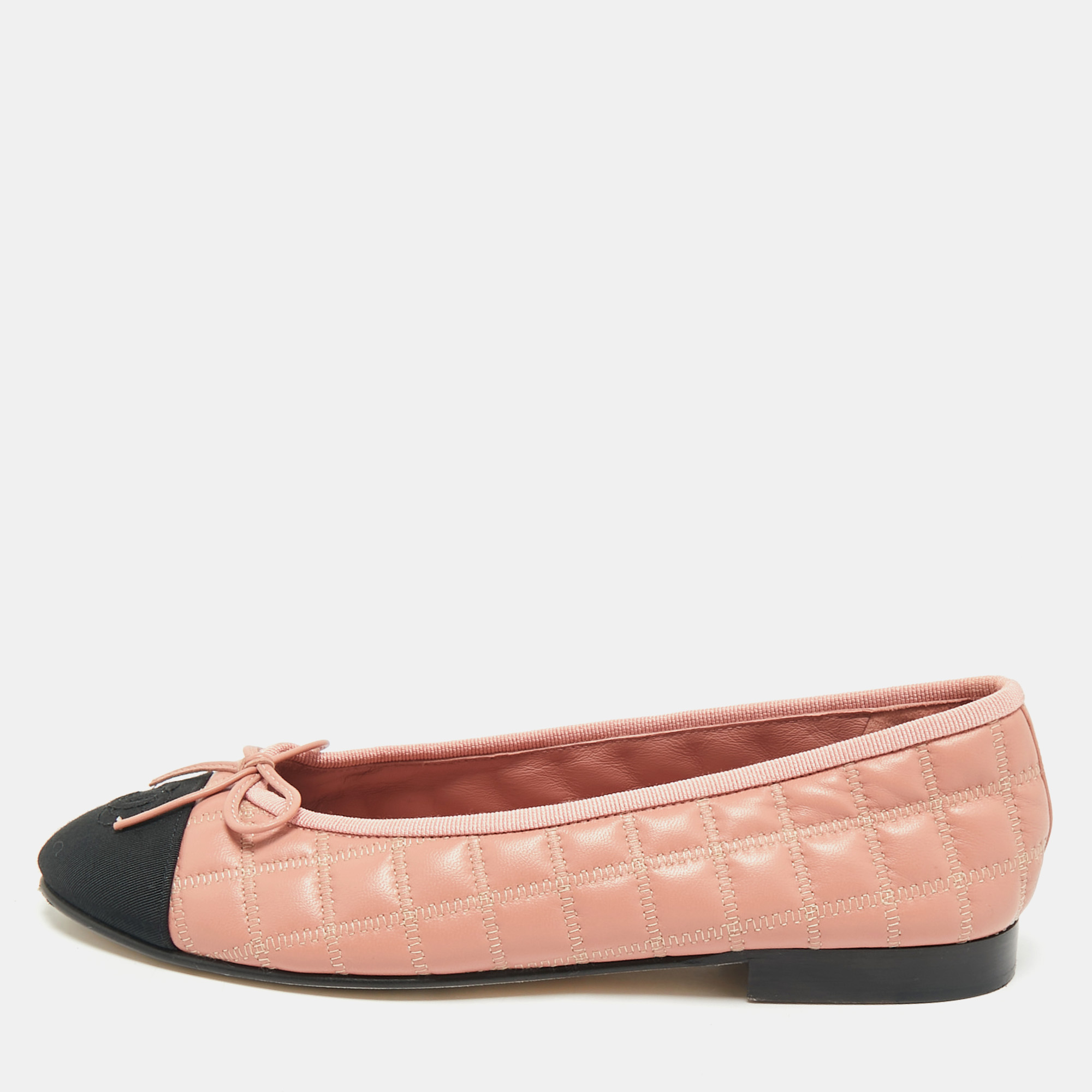 

Chanel Pink/Black Quilted Leather And Canvas CC Cap Toe Ballet Flats Size