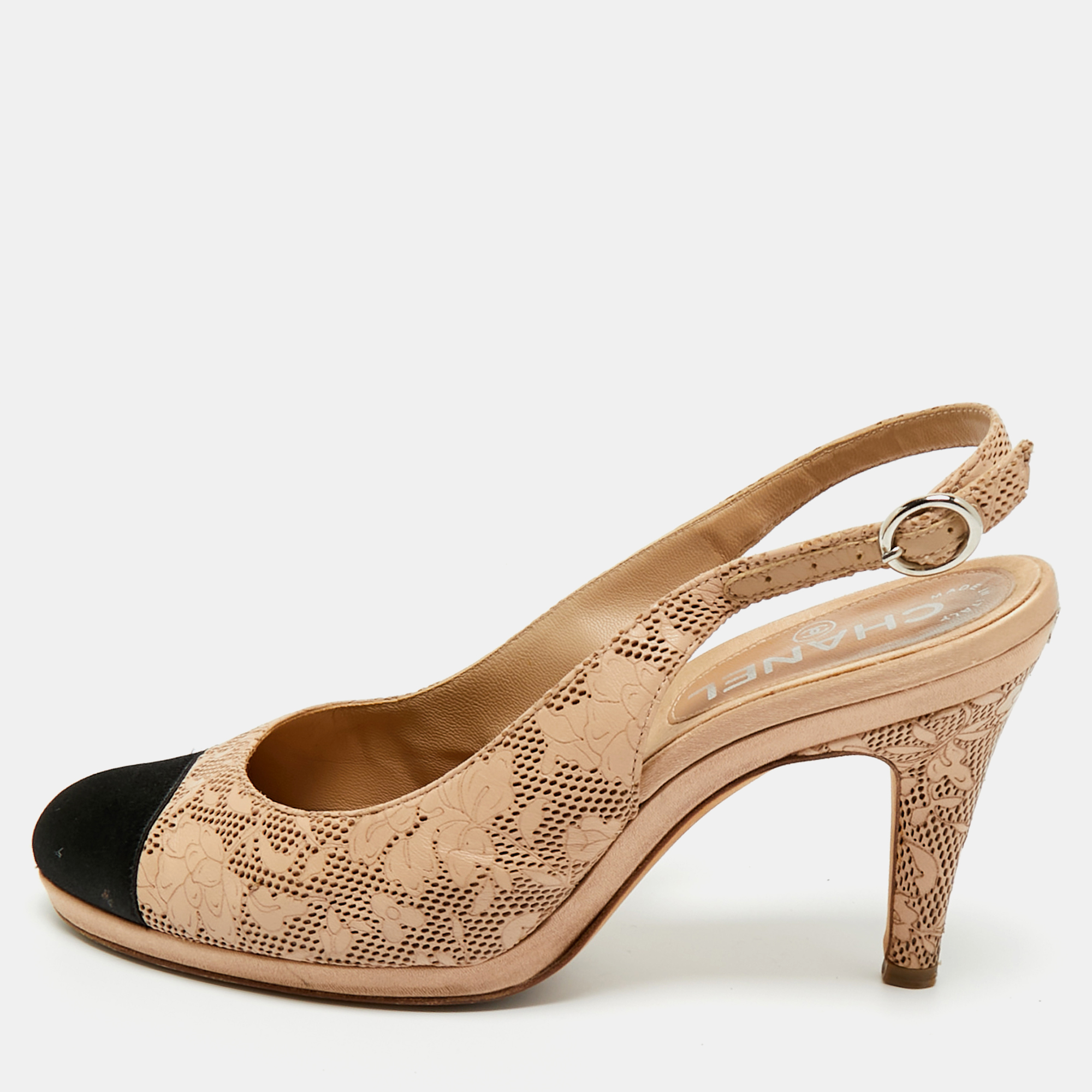 Pre-owned Chanel Beige/black Leather And Satin Cap-toe Slingback Pumps Size 37.5 In White