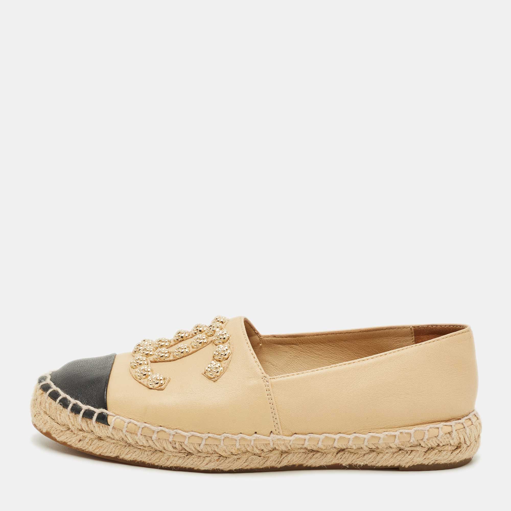 Chanel Beige/Black Leather Embellished Interlocking CC Logo Espadrilles Size 36