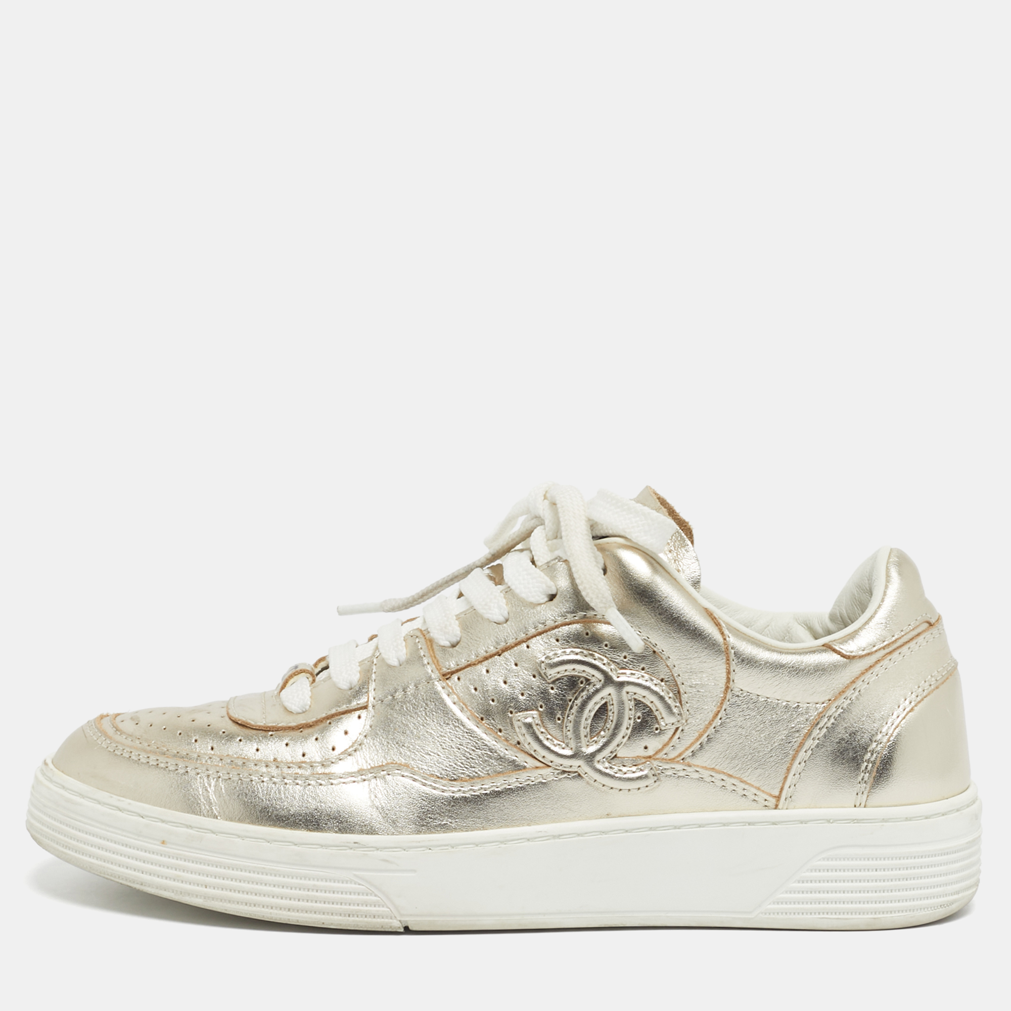

Chanel Gold Leather CC Low Top Sneakers Size