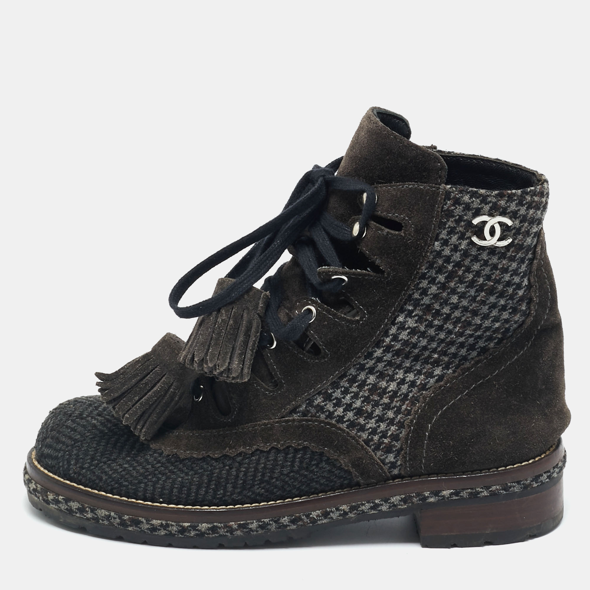 

Chanel Grey Suede and Tweed CC Logo Ankle Length Boots Size