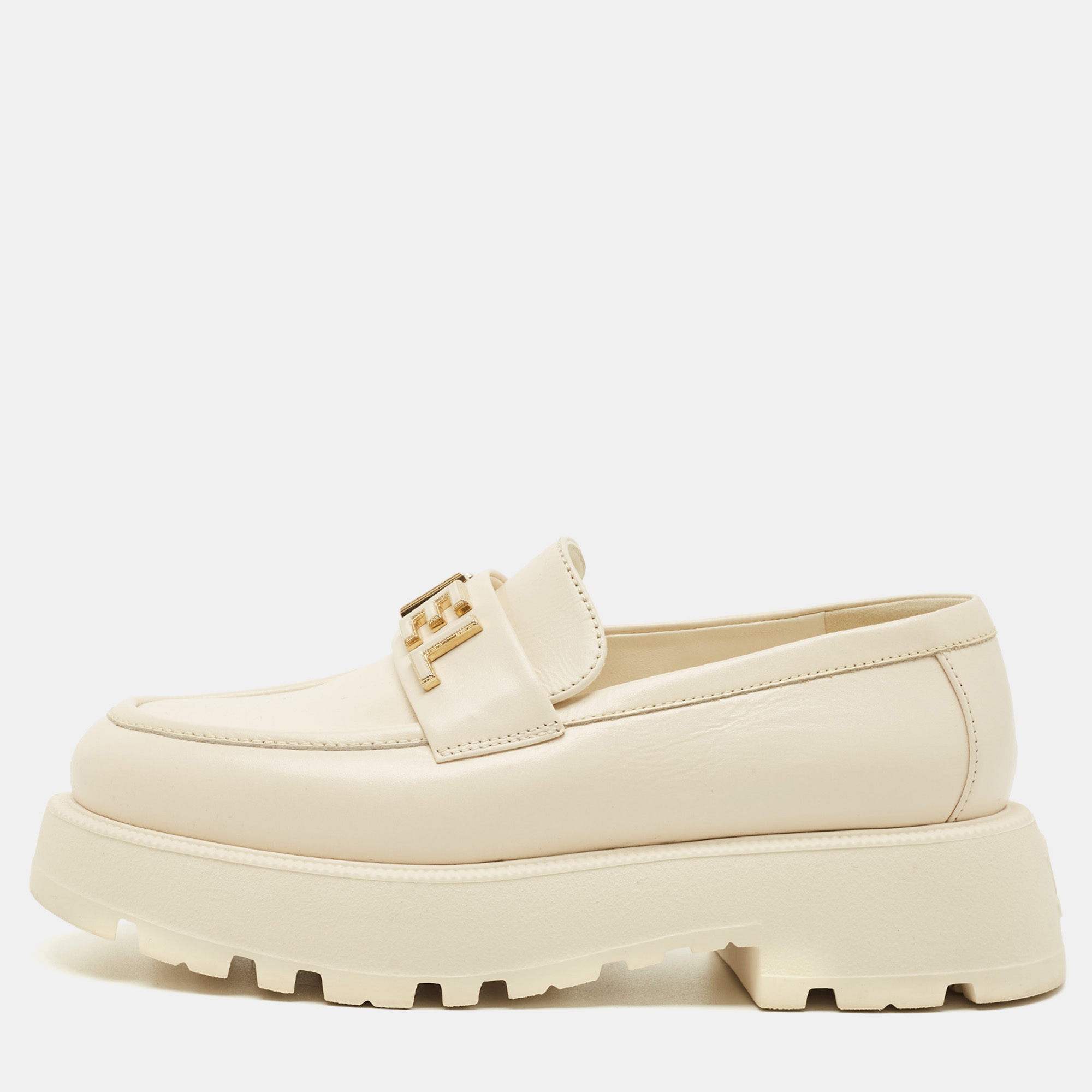 

Chanel Cream Leather Logo Slip On Loafers Size
