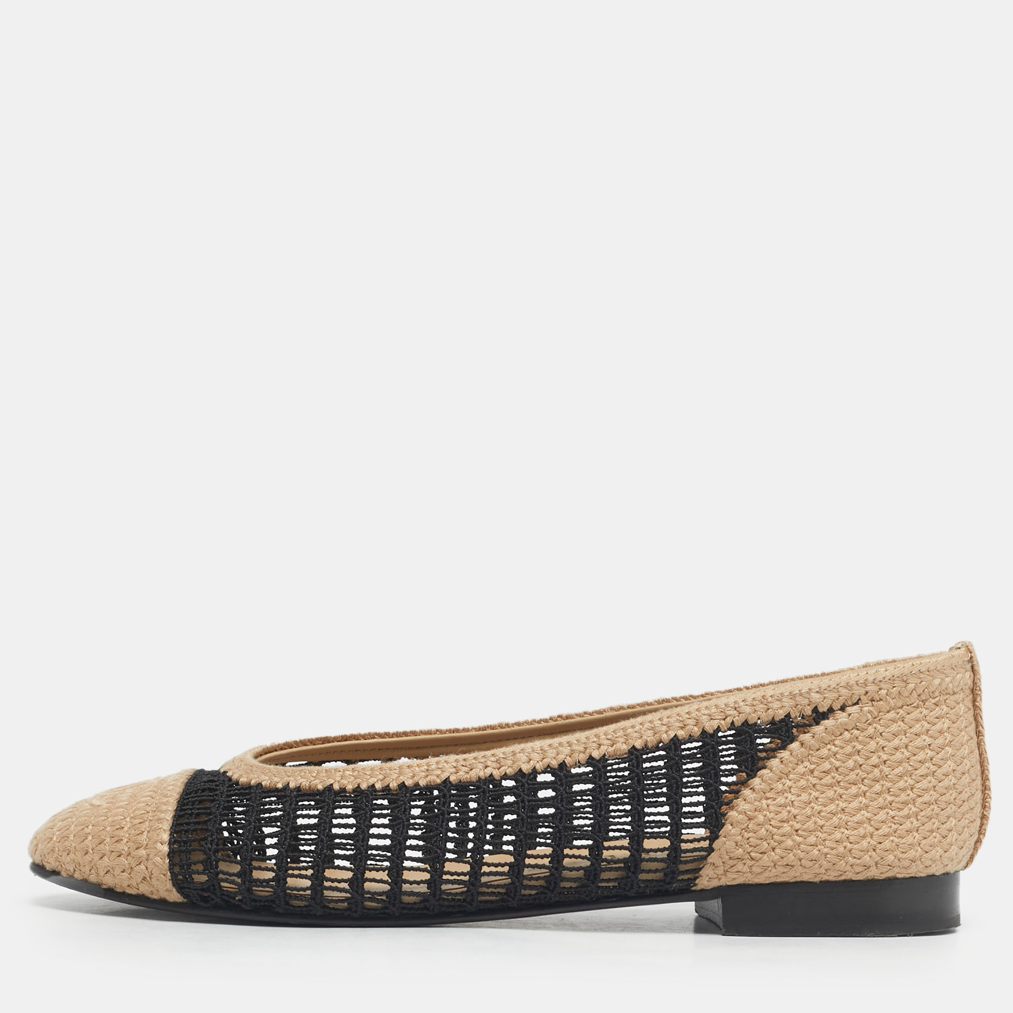 Pre-owned Chanel Beige/black Knit Fabric And Mesh Cc Ballet Flats Size 38 In Sand