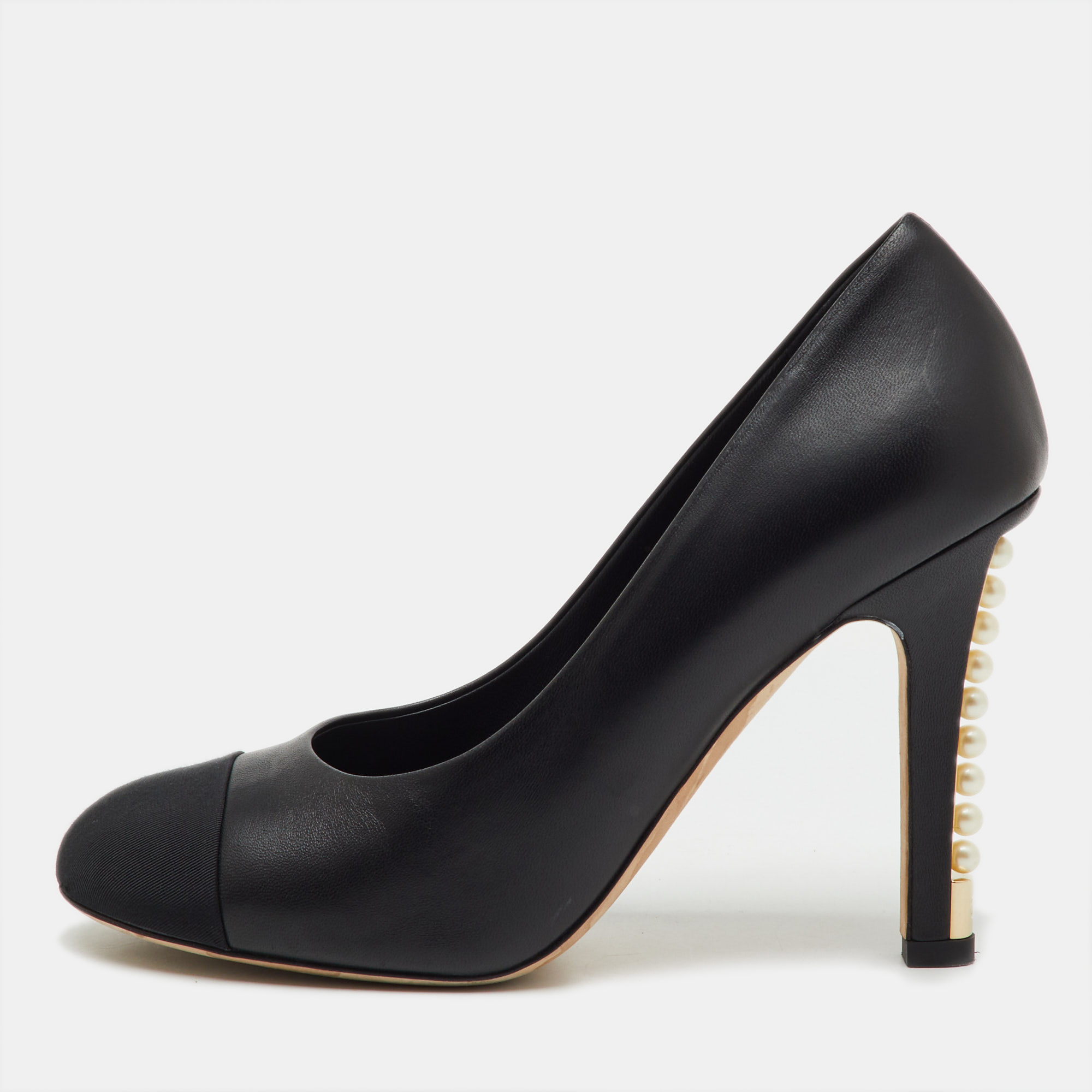 Pre-owned Chanel Black Leather And Fabric Cap Toe Cc Faux Pearl Heel Pumps Size 41