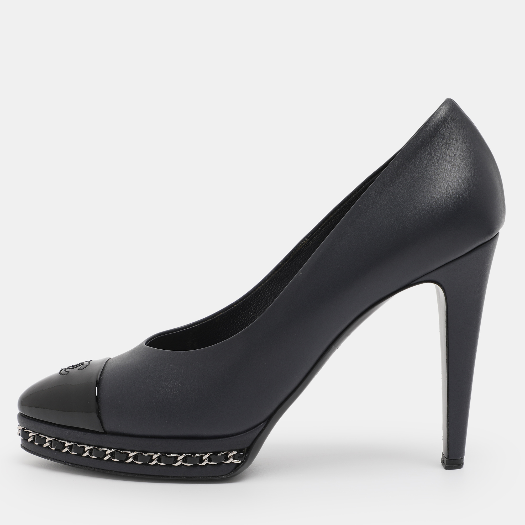 Pre-owned Chanel Navy Leather Cc Cap Toe Chain Detail Platform Pumps Size 40 In Blue