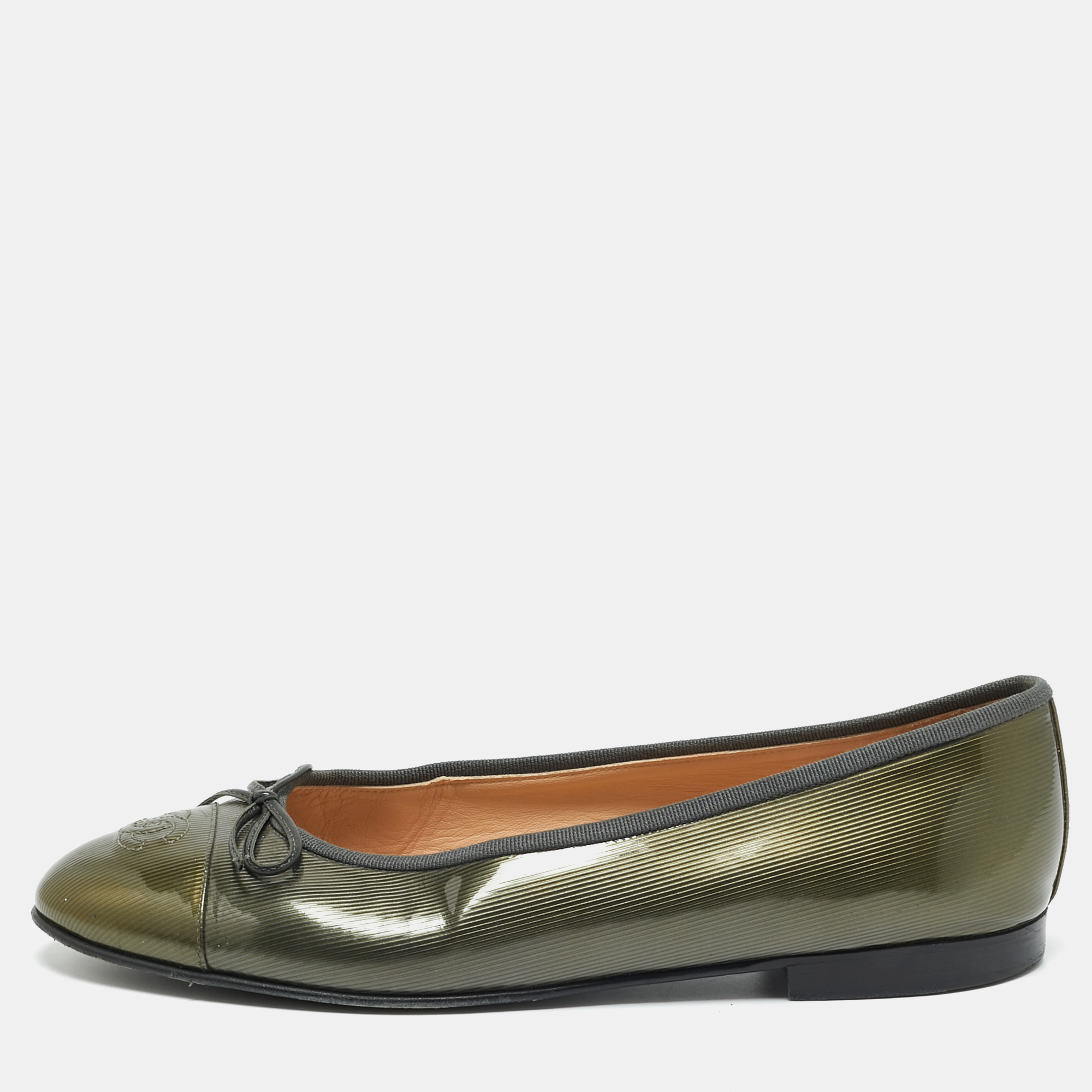 

Chanel Green Patent Leather CC Cap Toe Bow Ballet Flats Size