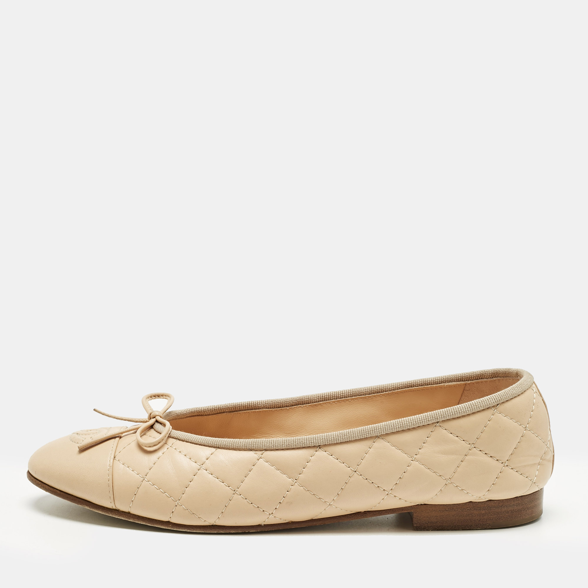 

Chanel Beige Quilted Leather CC Cap Toe Ballet Flats Size