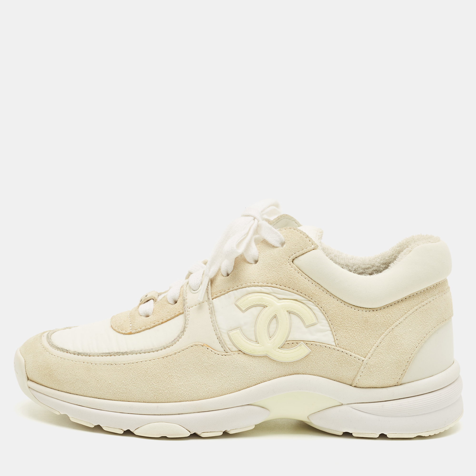 

Chanel White Fabric and Suede CC Lace Up Sneakers Size