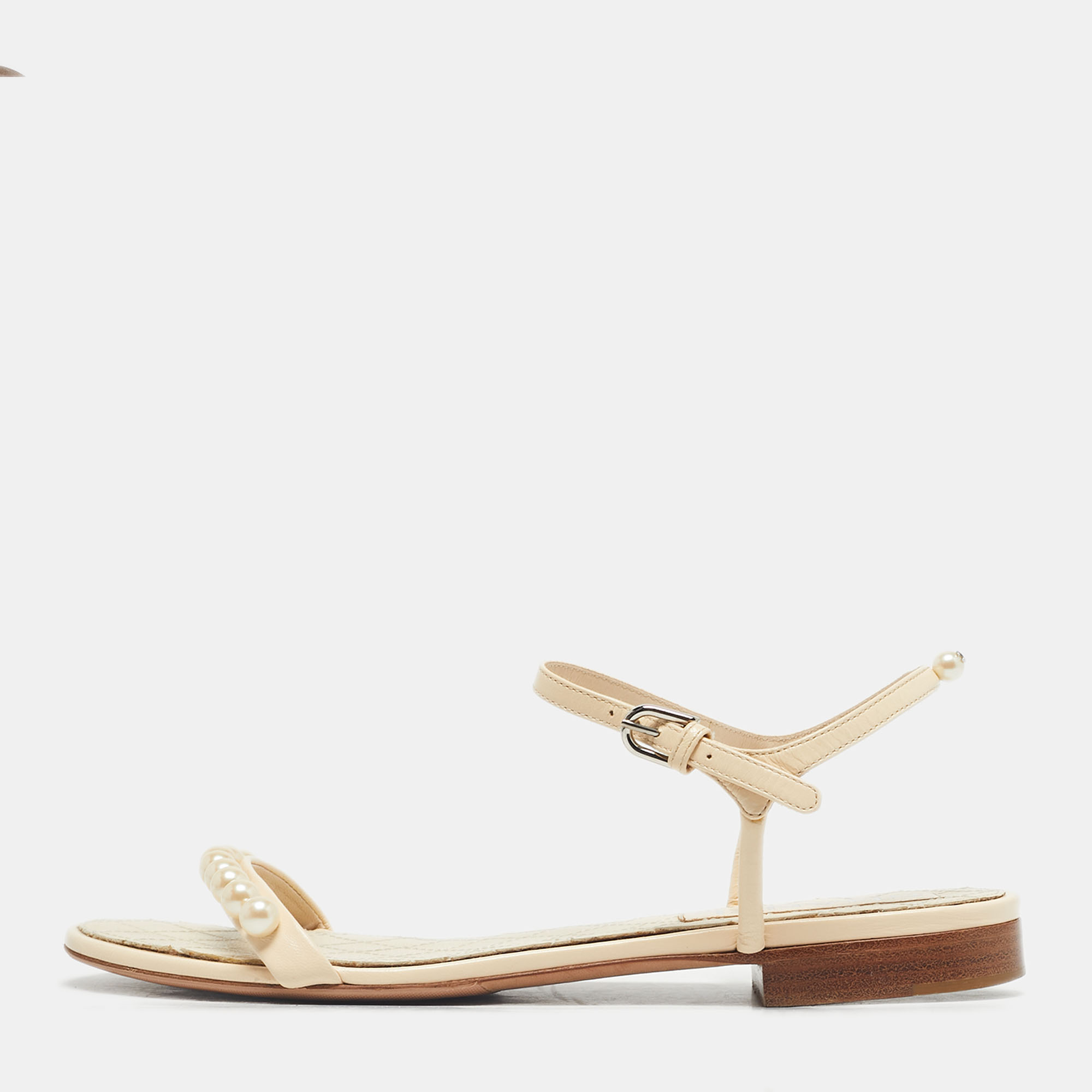 

Chanel Cream Leather Pearl Embellish Ankle Strap Flat Sandals Size