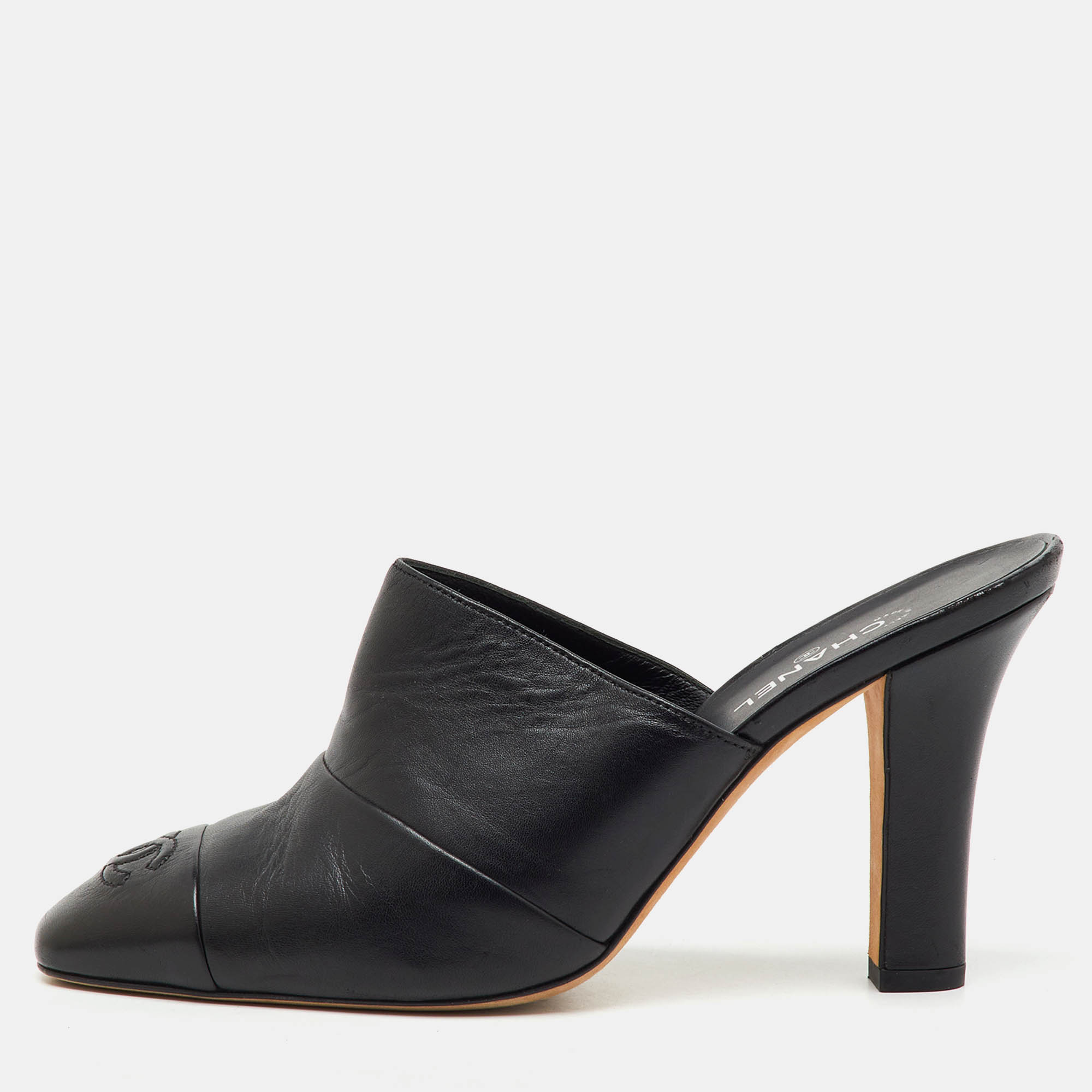 Pre-owned Chanel Black Leather Cc Cap Toe Mules Size 39