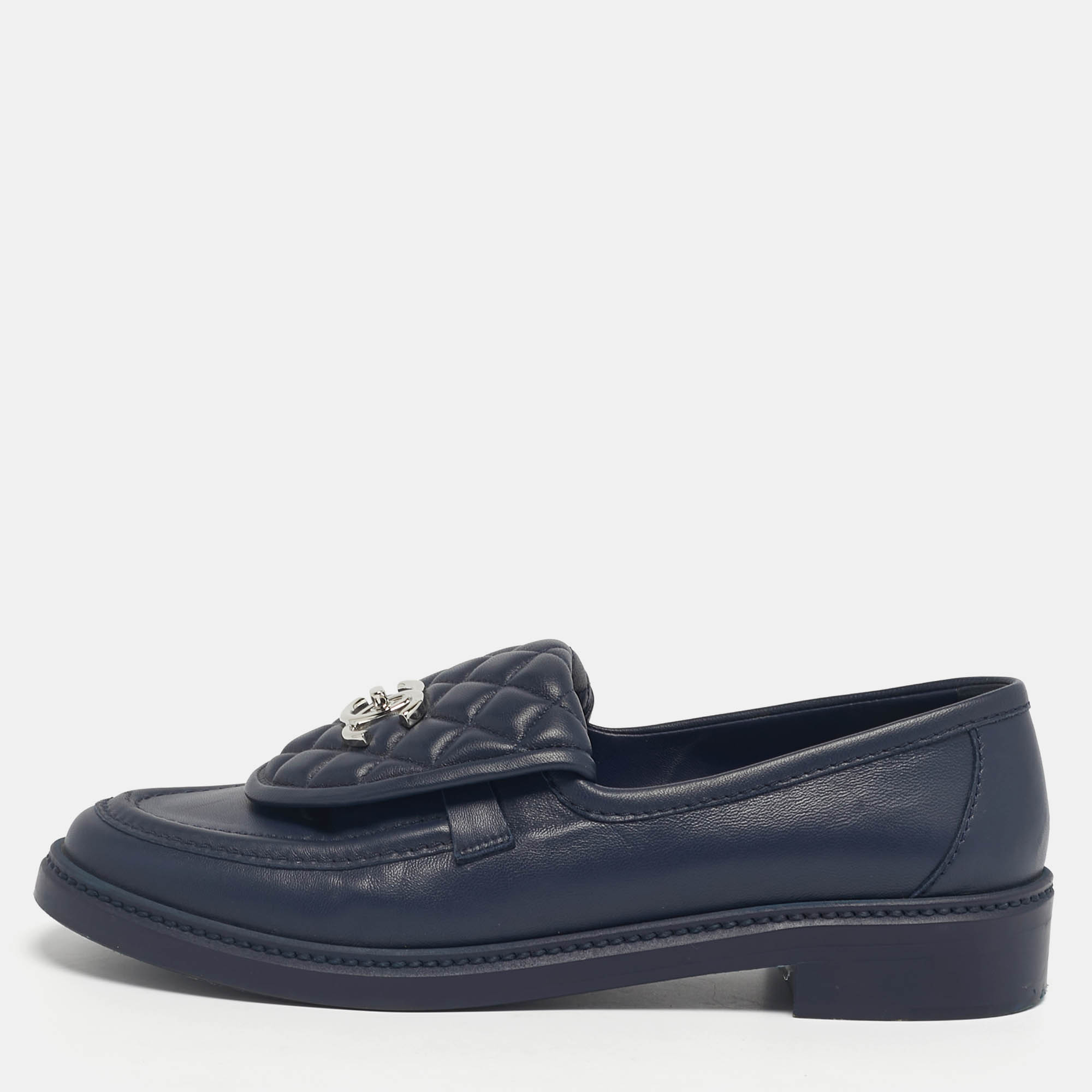 

Chanel Navy Blue Leather CC Turnlock Loafers Size