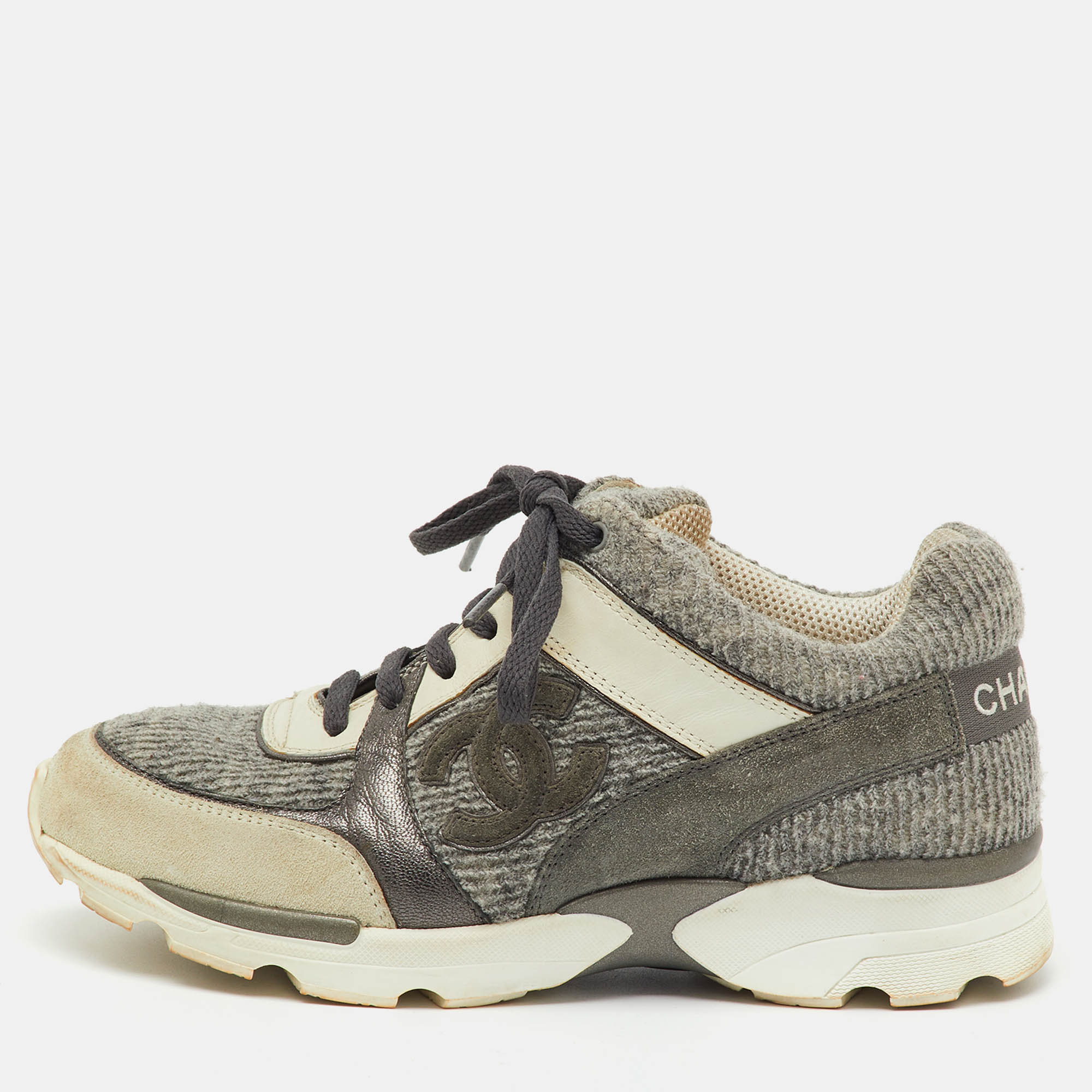 

Chanel Grey/White Tweed, Suede and Leather Low Top CC Sneakers Size