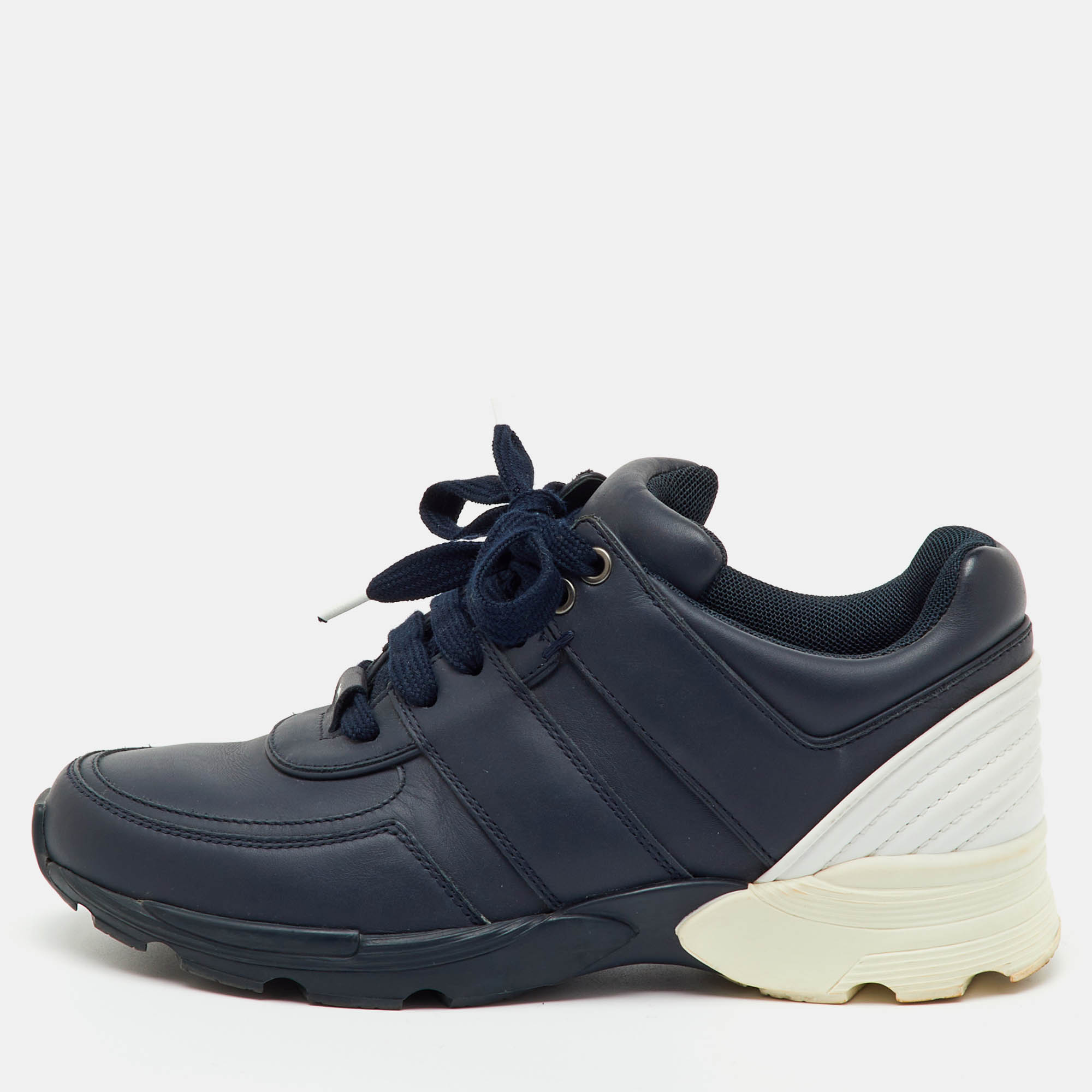 

Chanel Navy Blue/White Leather CC Low Top Sneakers Size