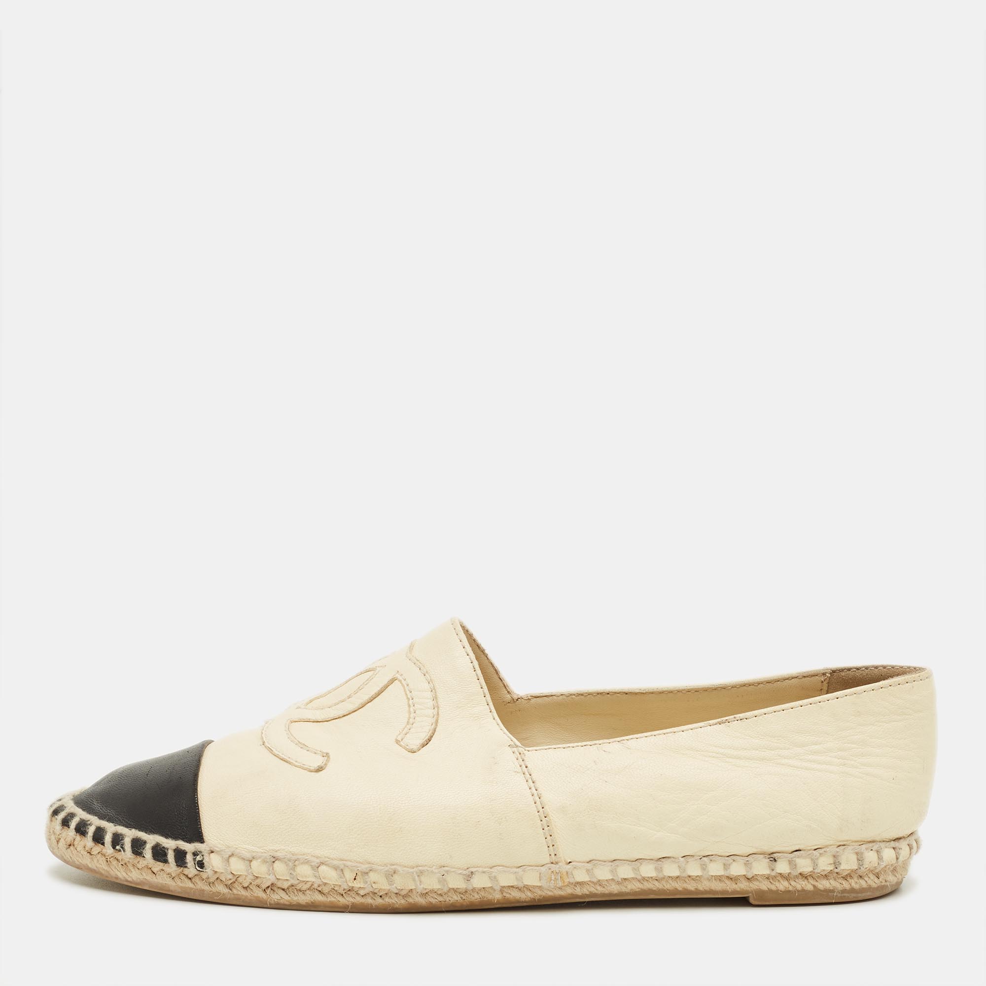 Pre-owned Chanel Beige Leather Cc Cap Toe Espadrille Flats Size 37 In Sand
