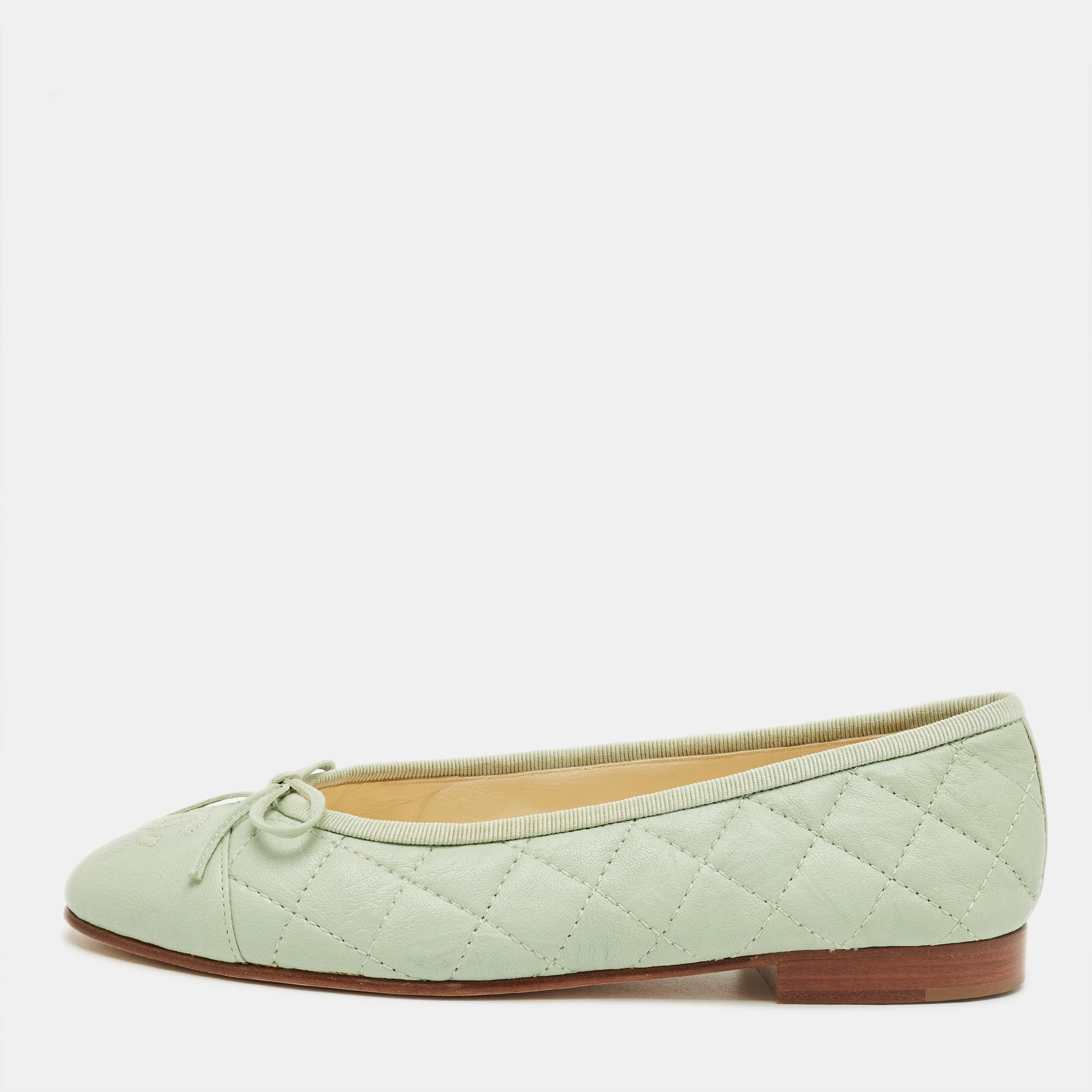 

Chanel Green Quilted Leather CC Bow Ballet Flats Size