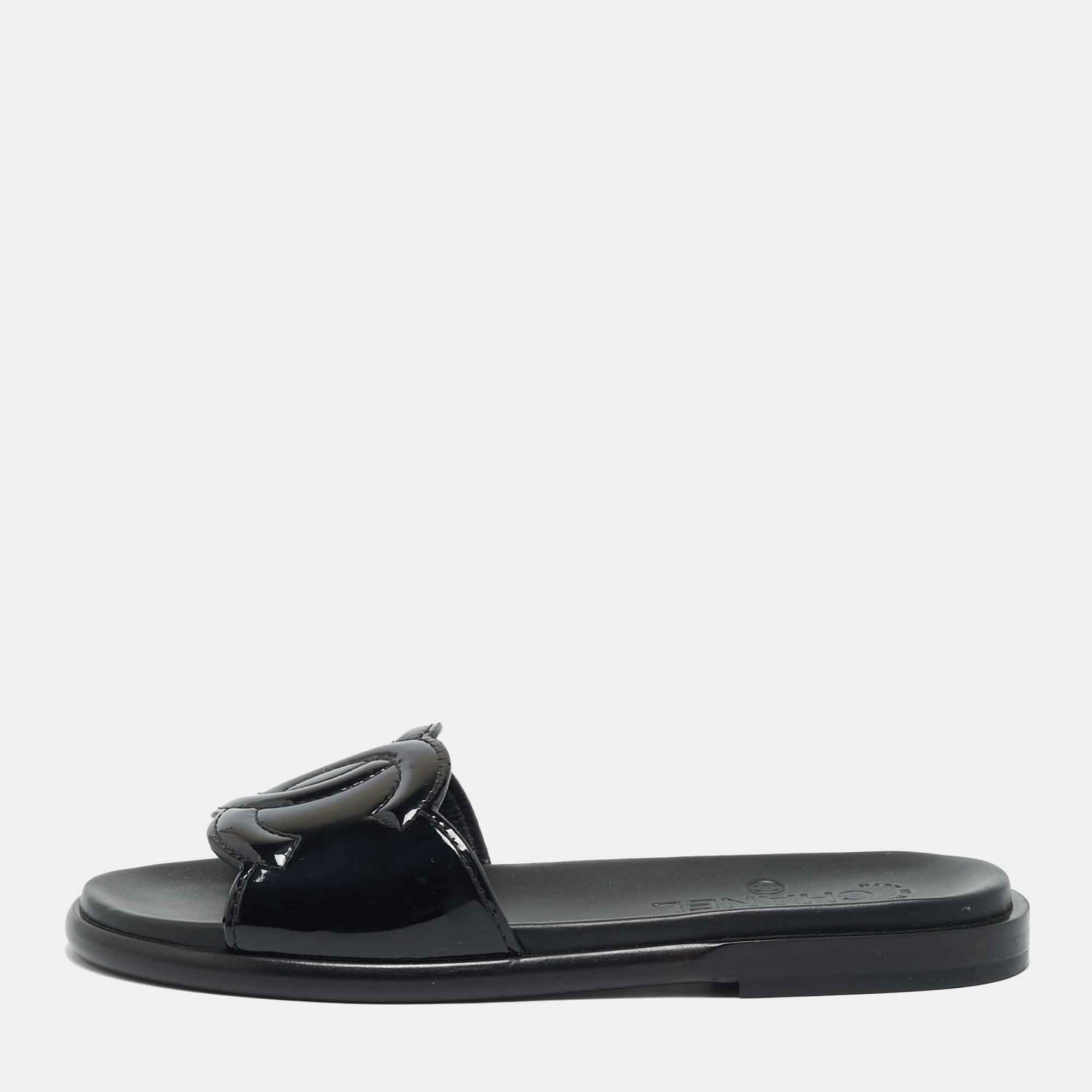 Pre-owned Chanel Black Patent Leather Cc Logo Flat Slides Size 36