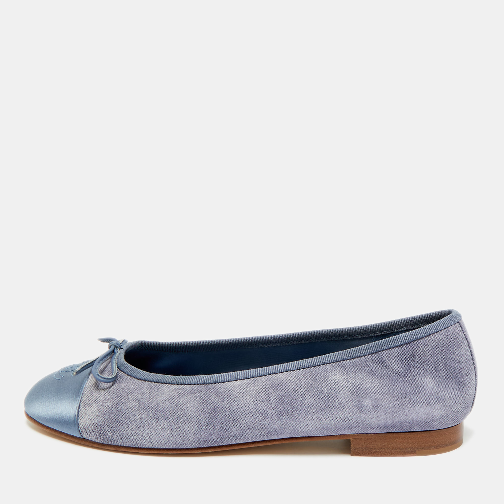 

Chanel Grey/Blue Canvas and Satin Lace CC Bow Cap Toe Ballet Flats Size