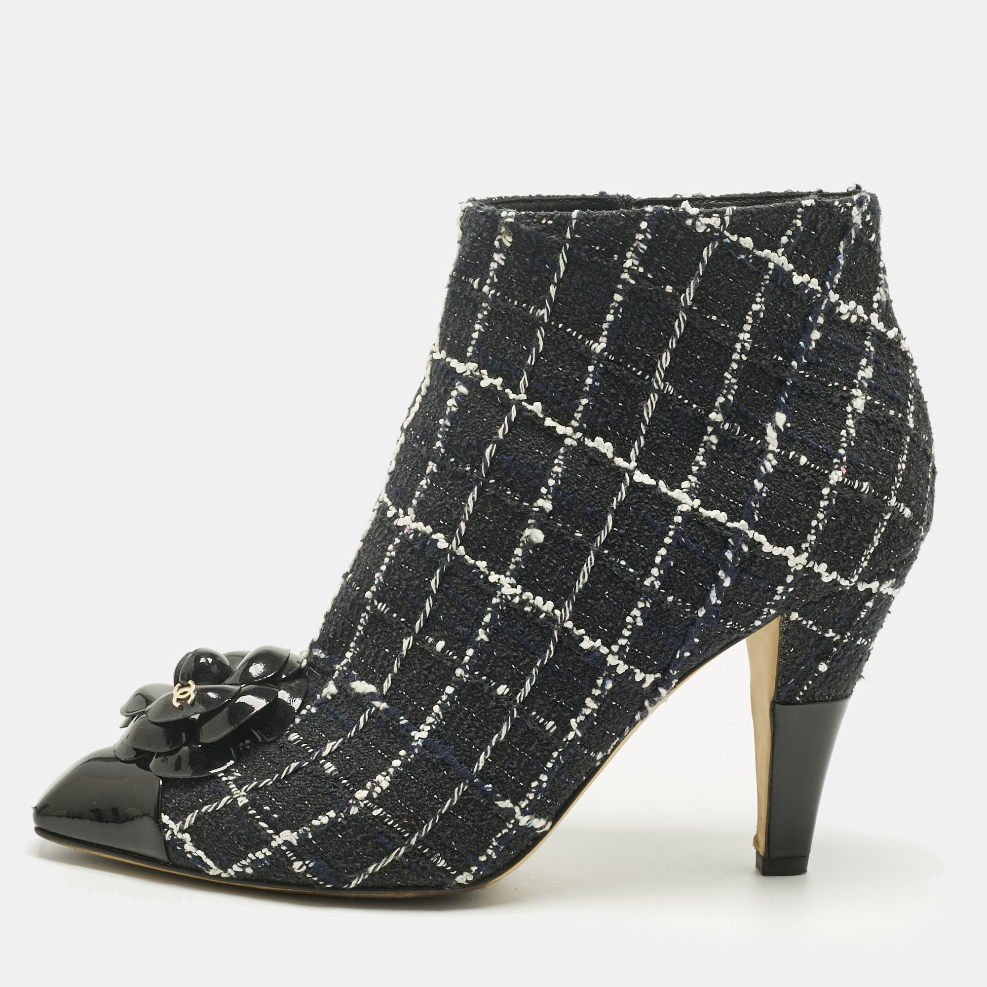 Pre-owned Chanel Navy Blue Patent Leather And Tweed Cc Ankle Length Boots Size 39