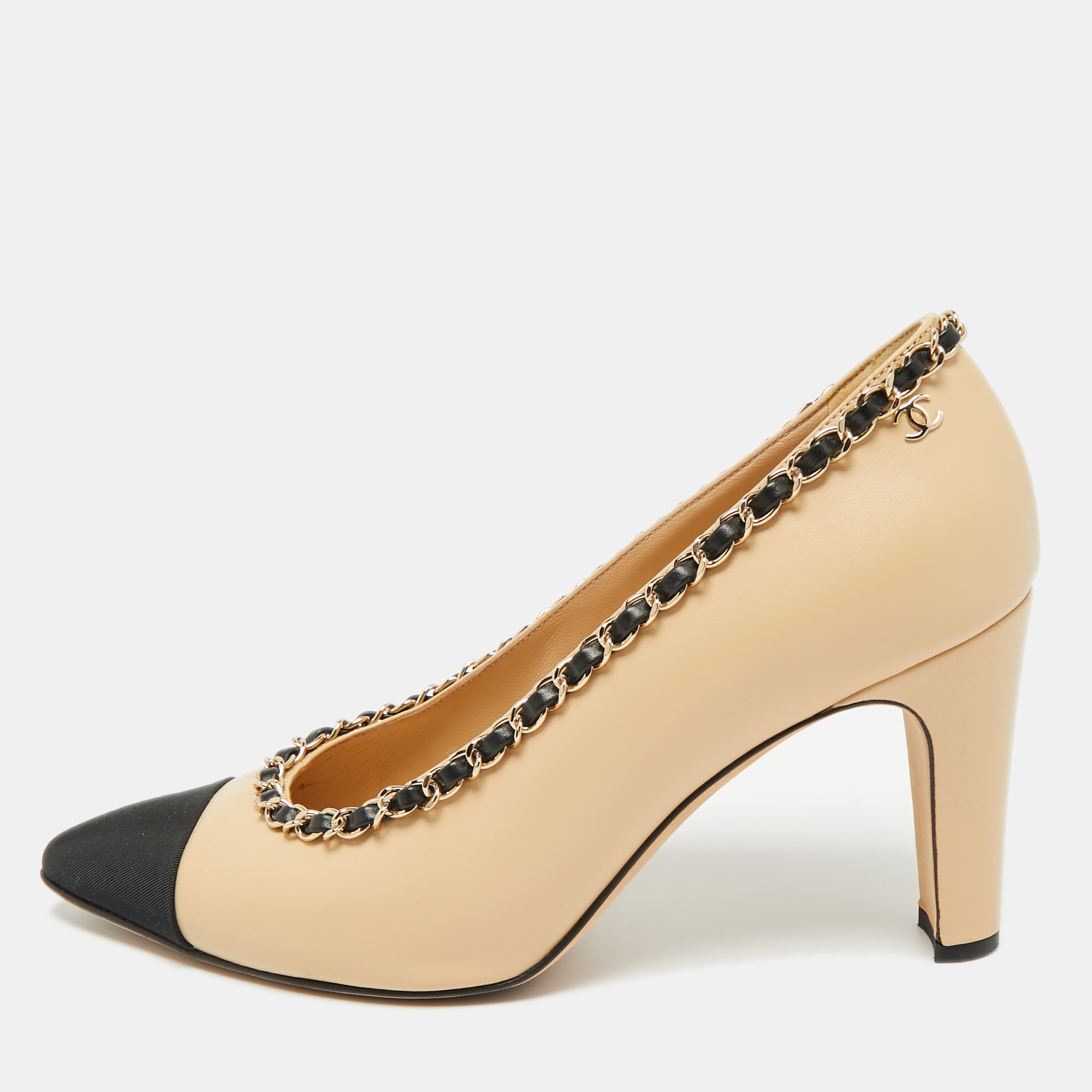 Pre-owned Chanel Beige/black Leather And Canvas Cc Cap Toe Pumps Size 39 In Sand