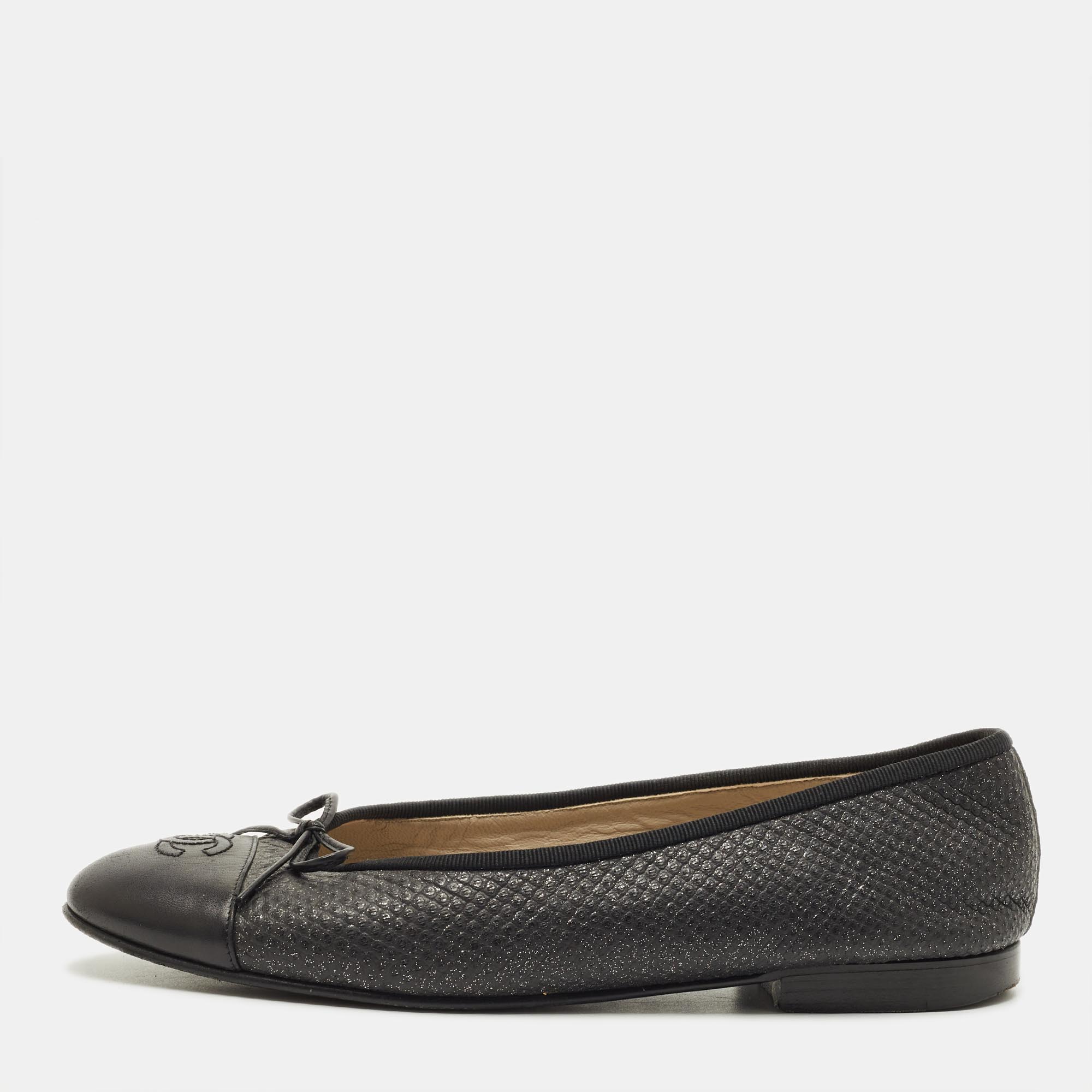 

Chanel Size  Black Karung Leather CC Bow Cap Toe Ballet Flats