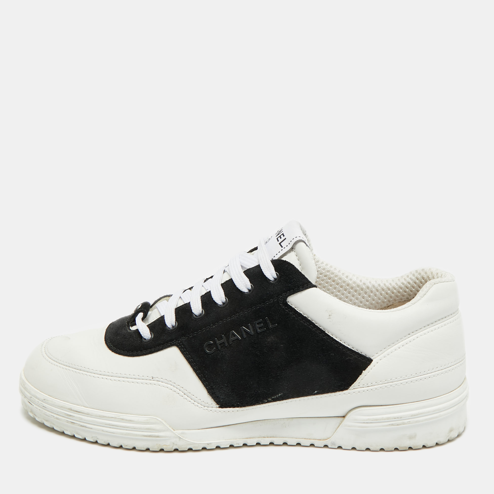

Chanel Size  White/Black Leather and Suede Lace Up Sneakers