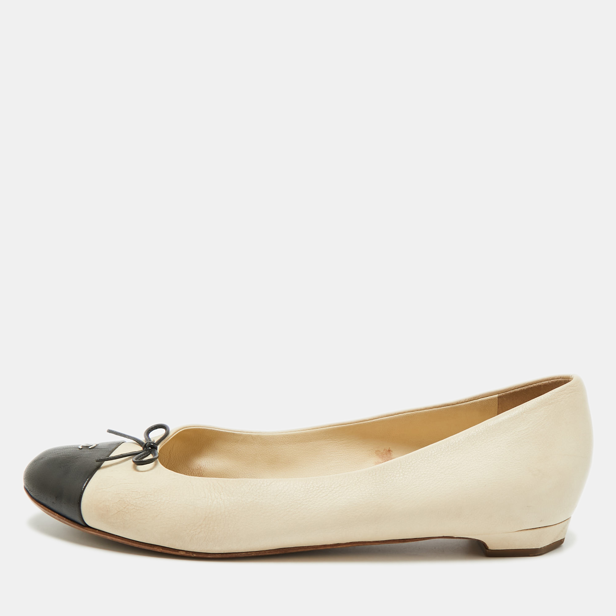 

Chanel CC Size  White/Black Leather CC Cap Toe Ballet Flats