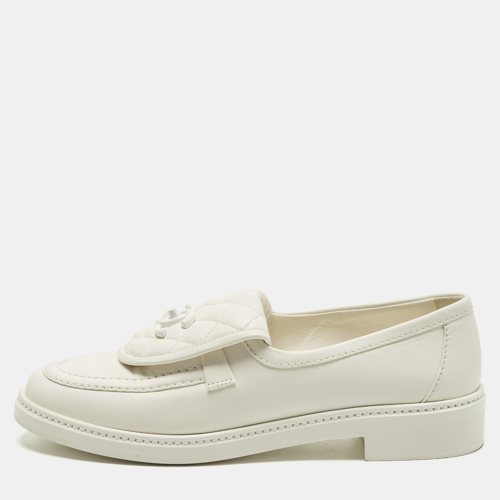 

Chanel CC Size  White Quilted Leather CC Turnlock Loafers