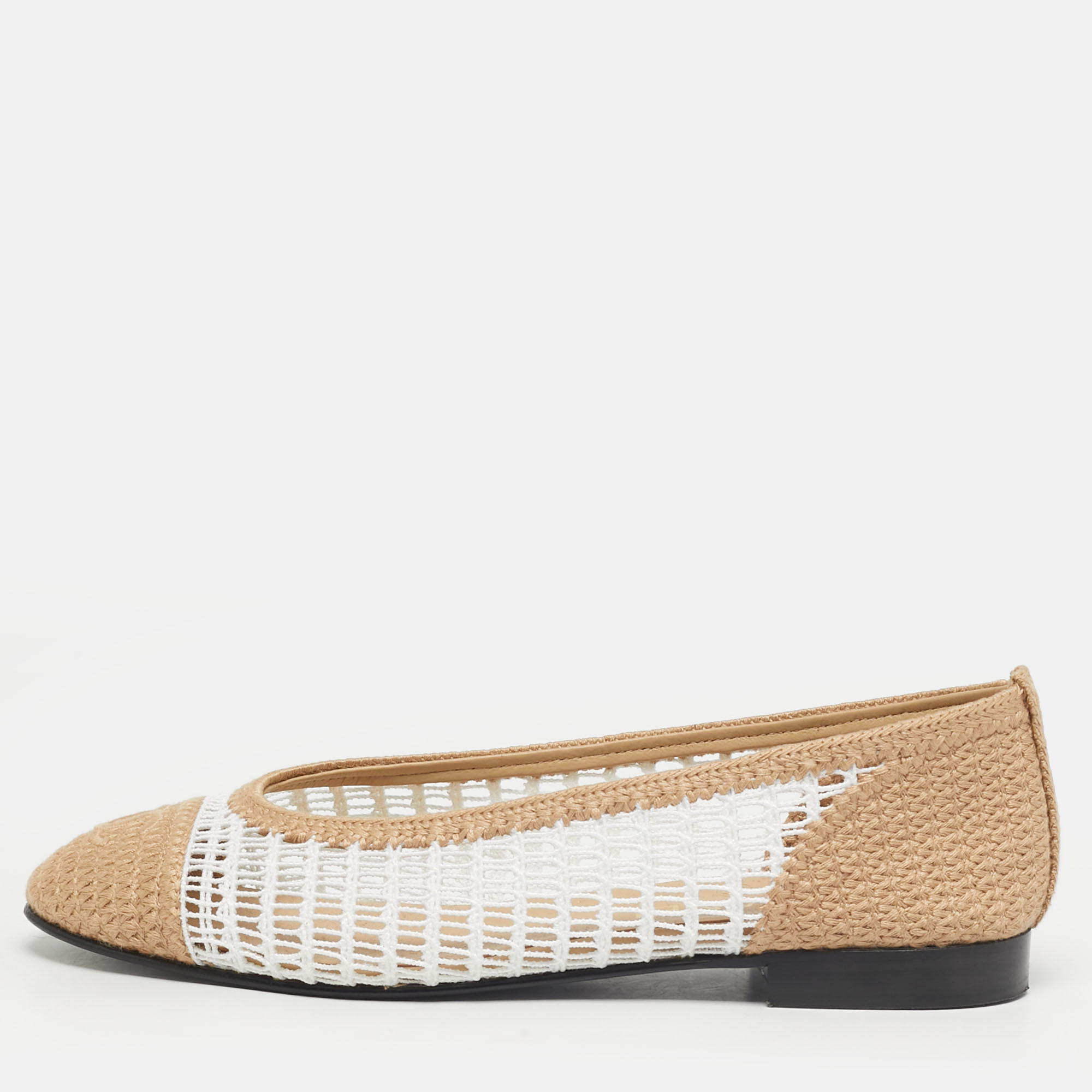 Pre-owned Chanel Cc Size 37.5 Beige/white Knit Fabric Cc Cap Toe Ballet Flats In Sand