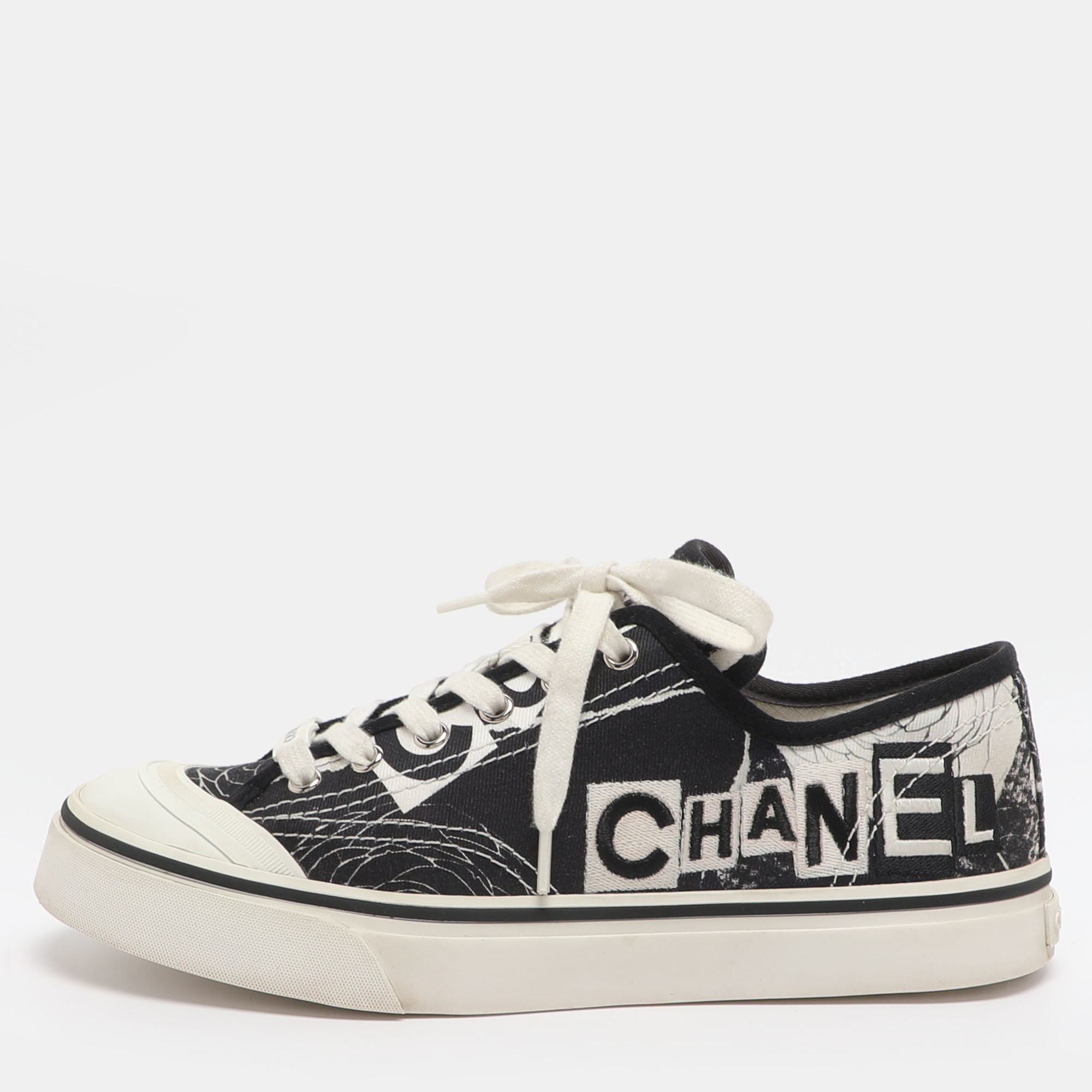 

Chanel Size  Black/White Printed Canvas Low Top Sneakers