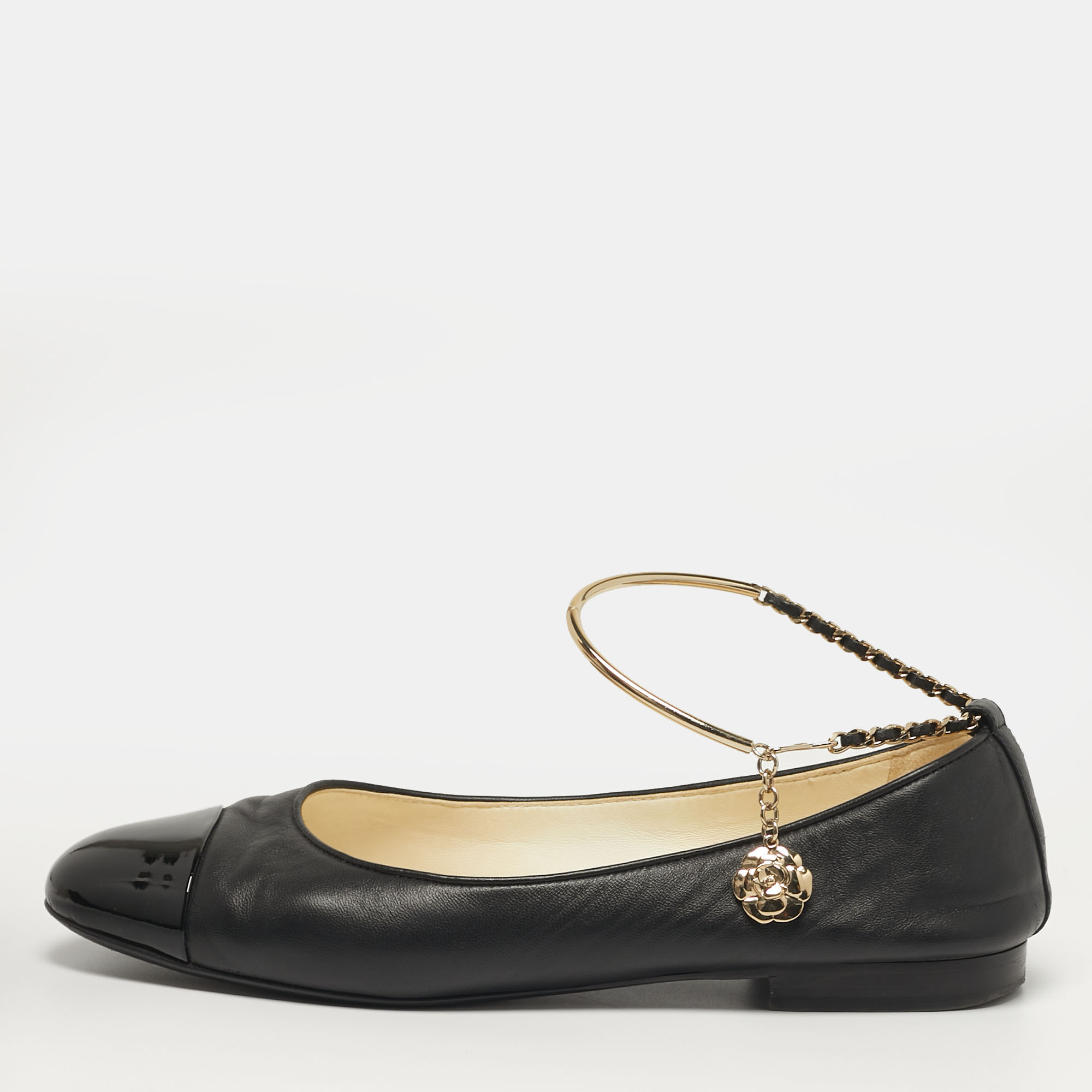 

Chanel CC Size  Black Leather and Patent Leather Chain Cap Toe Ballet Flats