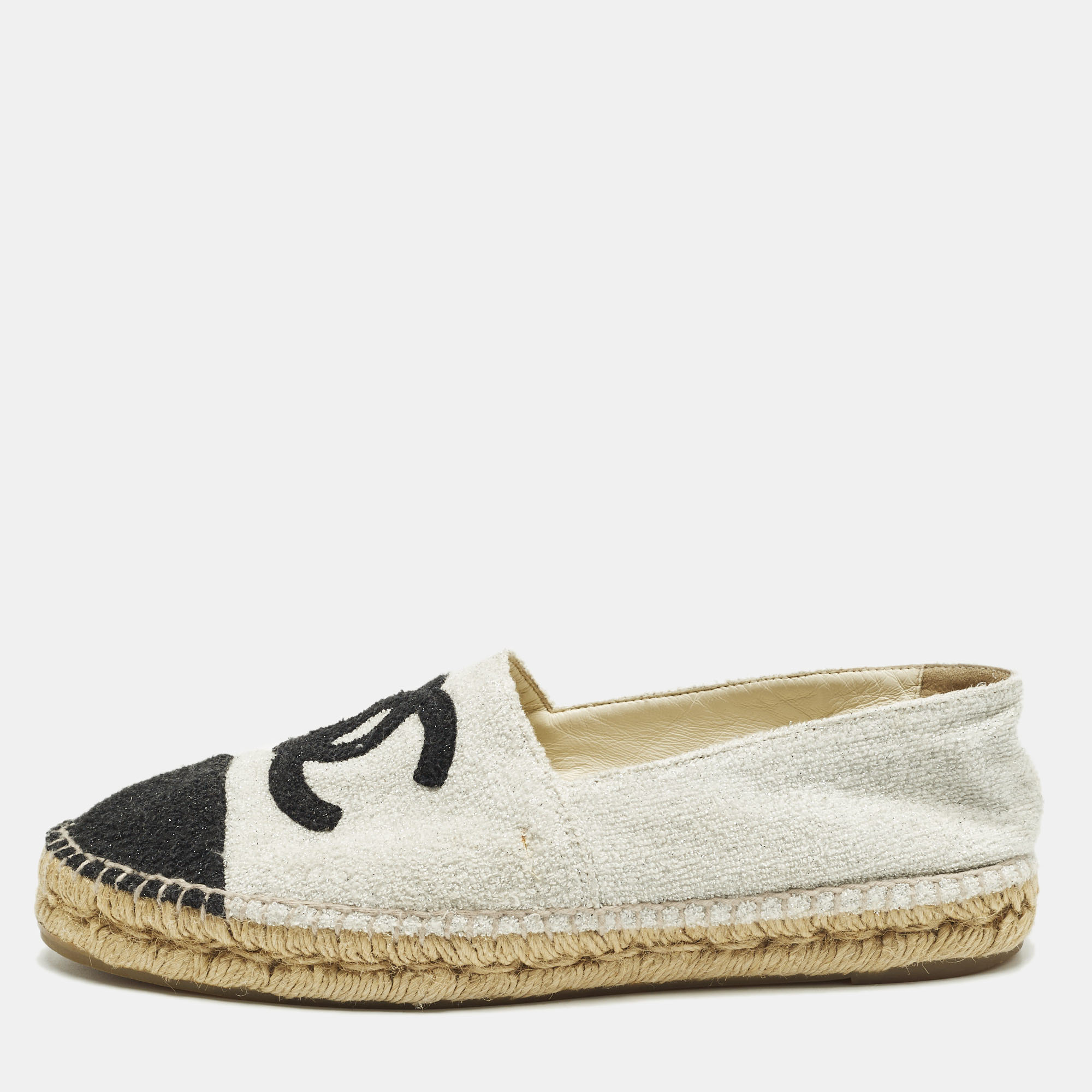 

Chanel Size  White/Black Fabric CC Cap-Toe Espadrille Flats