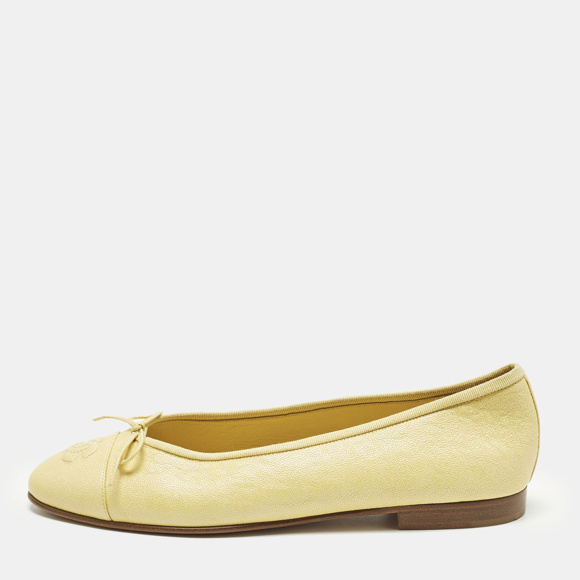 

Chanel CC Size  Yellow Leather Bow Cap Toe Ballet Flats