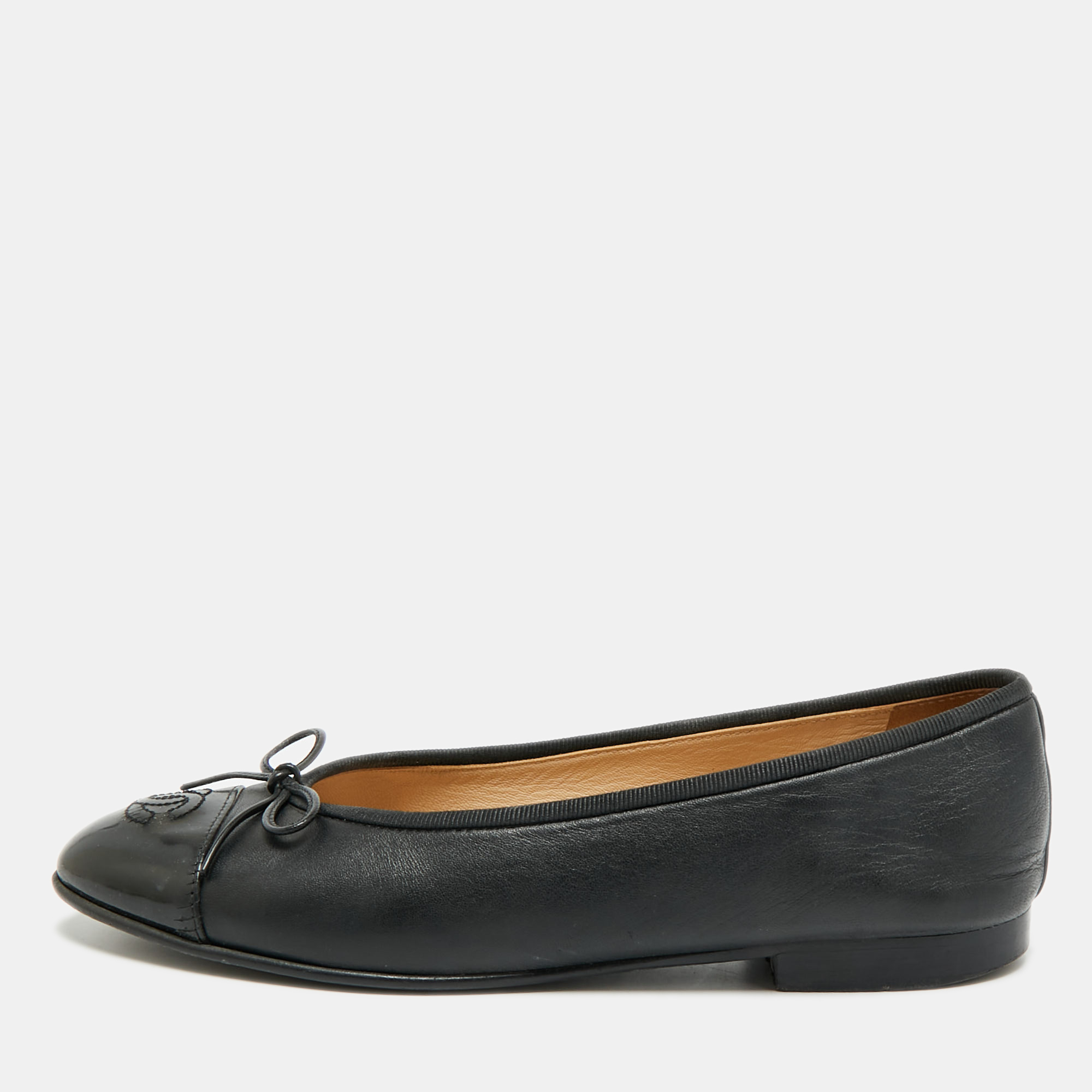 

Chanel CC Size  Black Leather and Patent Leather Ballet Flats