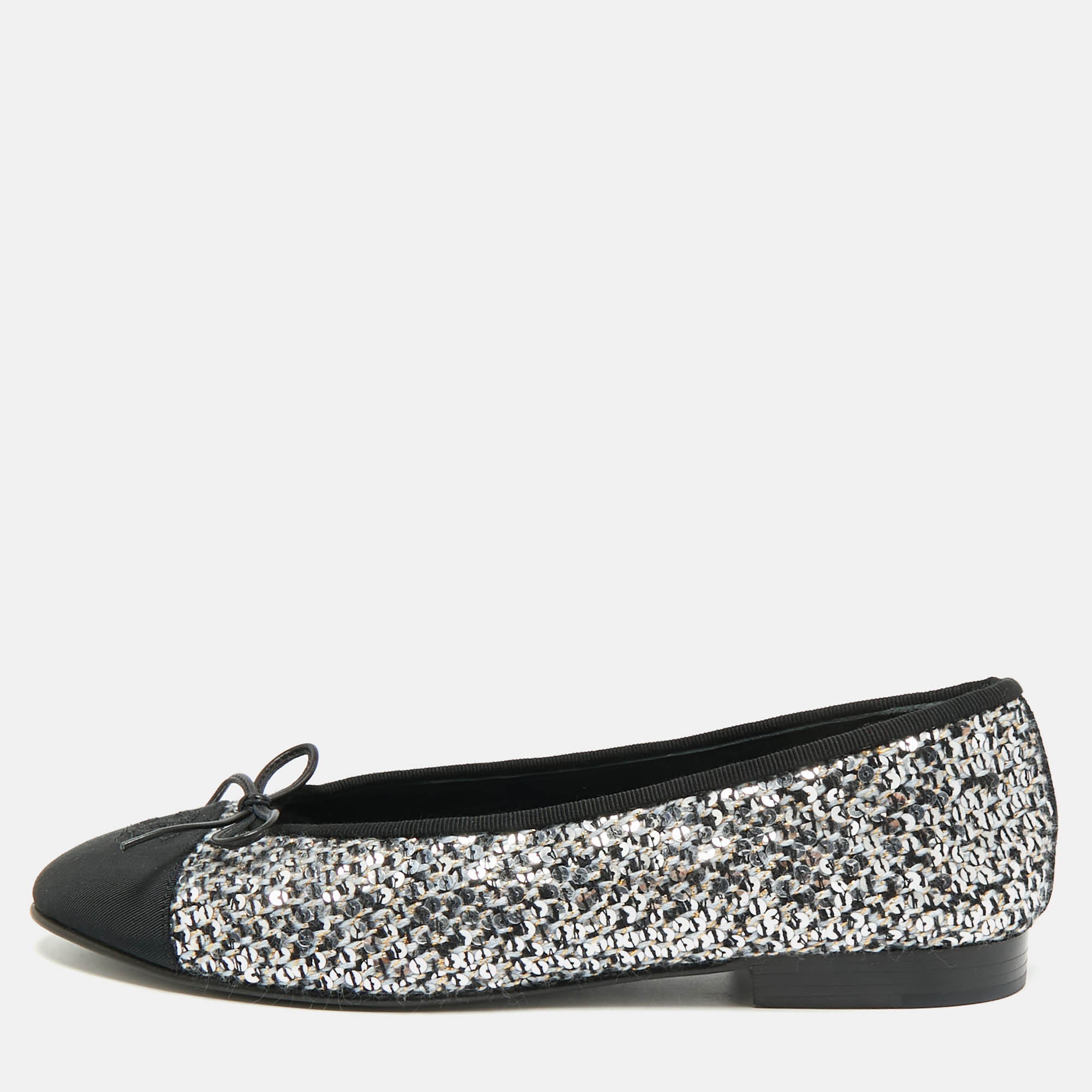 

Chanel CC Size  Black/Silver Canvas, Sequins and Tweed Bow Cap Toe Ballet Flats