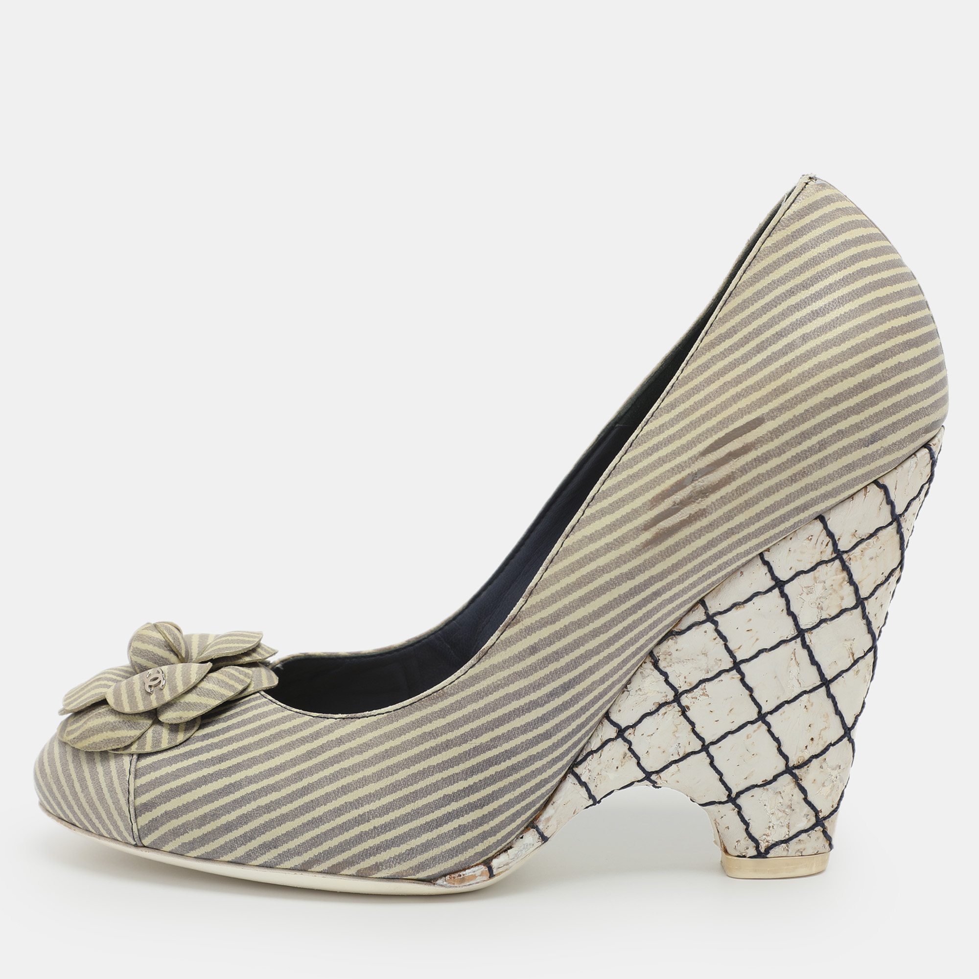 

Chanel Camelia Size 39 Beige Stripe Leather Wedge Pumps