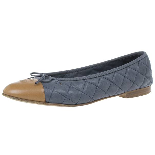 Pre Owned Chanel Two Toe Quilted Leather CC Ballet Flats Size 39
