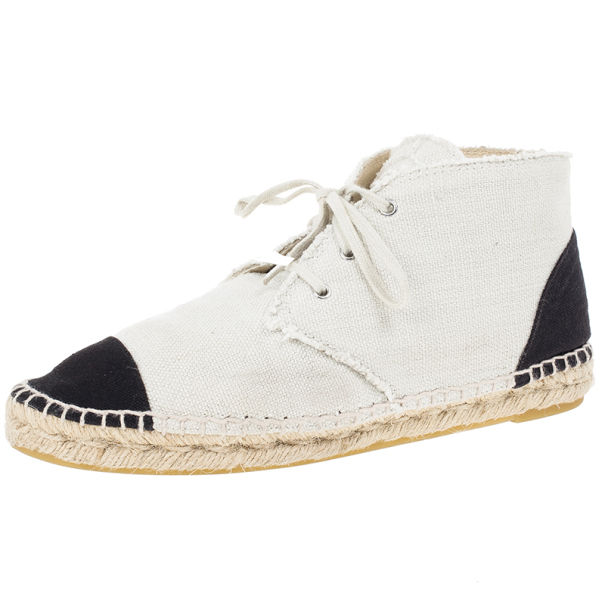 مملوكة مسبقًا Chanel CC Canvas Espadrille Sneakers Size 39