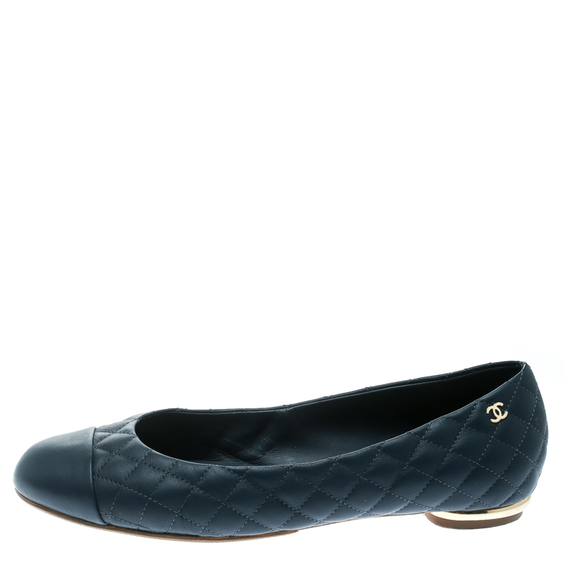 

Chanel Blue Quilted Leather Cap Toe Ballet Flats Size