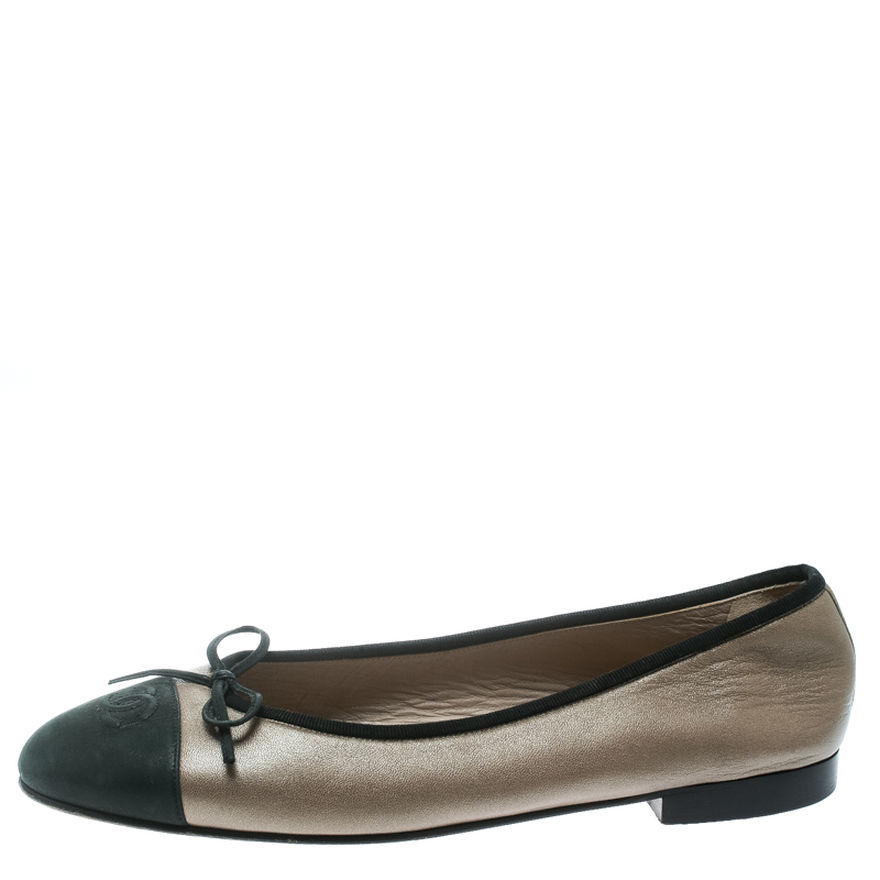

Chanel Beige/Black Leather CC Cap Toe Ballet Flats Size