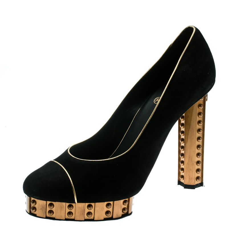 مملوكة مسبقًا  Chanel Black Suede and Gold Platform Pumps Size 40