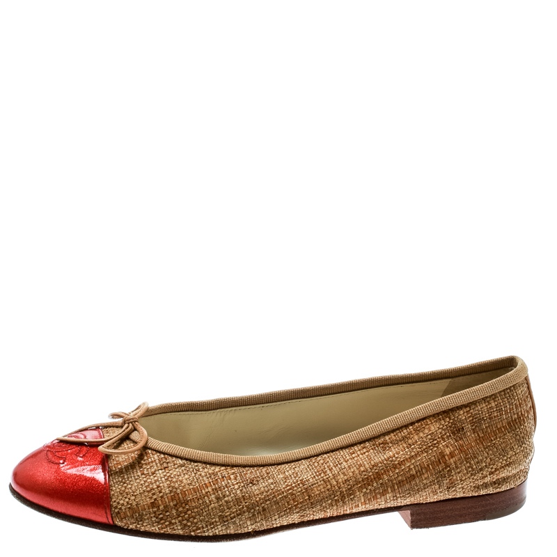 

Chanel Beige Raffia With Red Patent Leather CC Cap Toe Ballet Flats Size