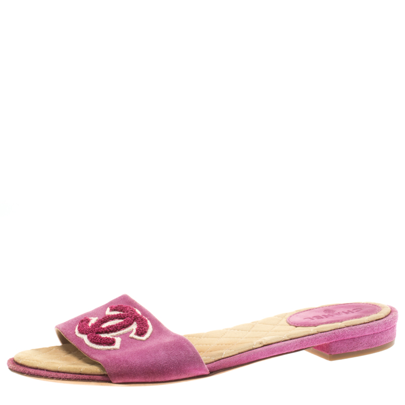 Pre Owned Chanel Pink Suede CC Open Toe Flat Slides Size 37