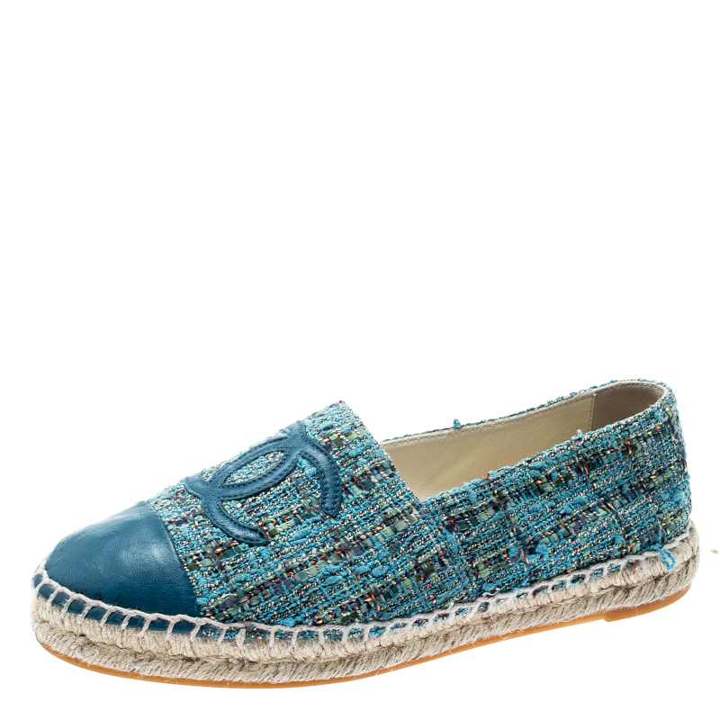 مملوكة مسبقًا حذاء إسبادريلز شانيل غطاء مقدمة جلد CC مع تويد أزرق مقاس 38