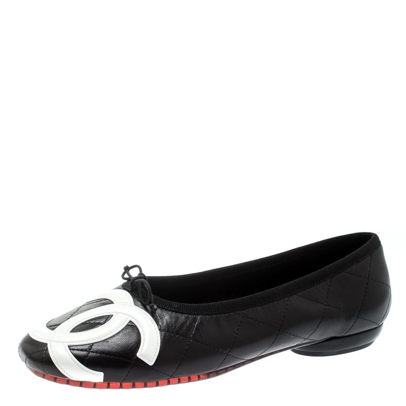 Pre Owned Chanel Monochrome Quilted Leather CC Cambon Ballet Flats Size 37
