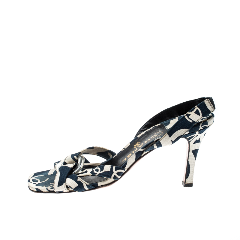 

Chanel White/Blue Printed Canvas Cross Strap Slingback Sandals Size