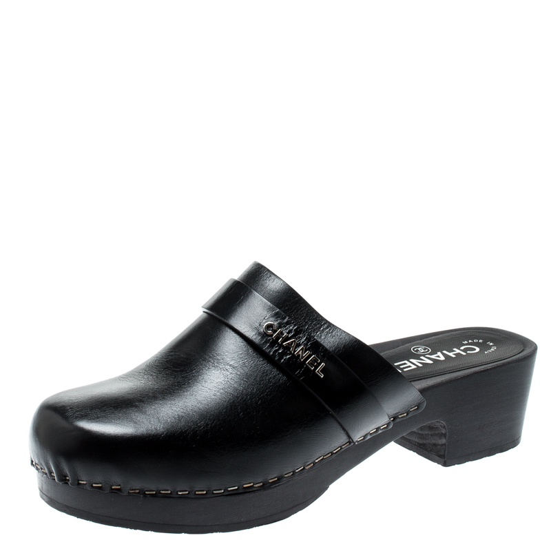 Pre Owned Chanel Black Leather Wooden Heel Platform Clogs Size 39.5
