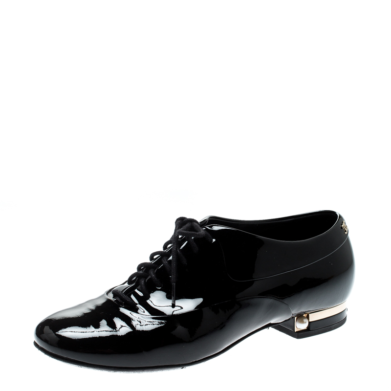 Chanel Black Patent Leather Pearl Embellished Lace Up Oxford Size 37.5 ...